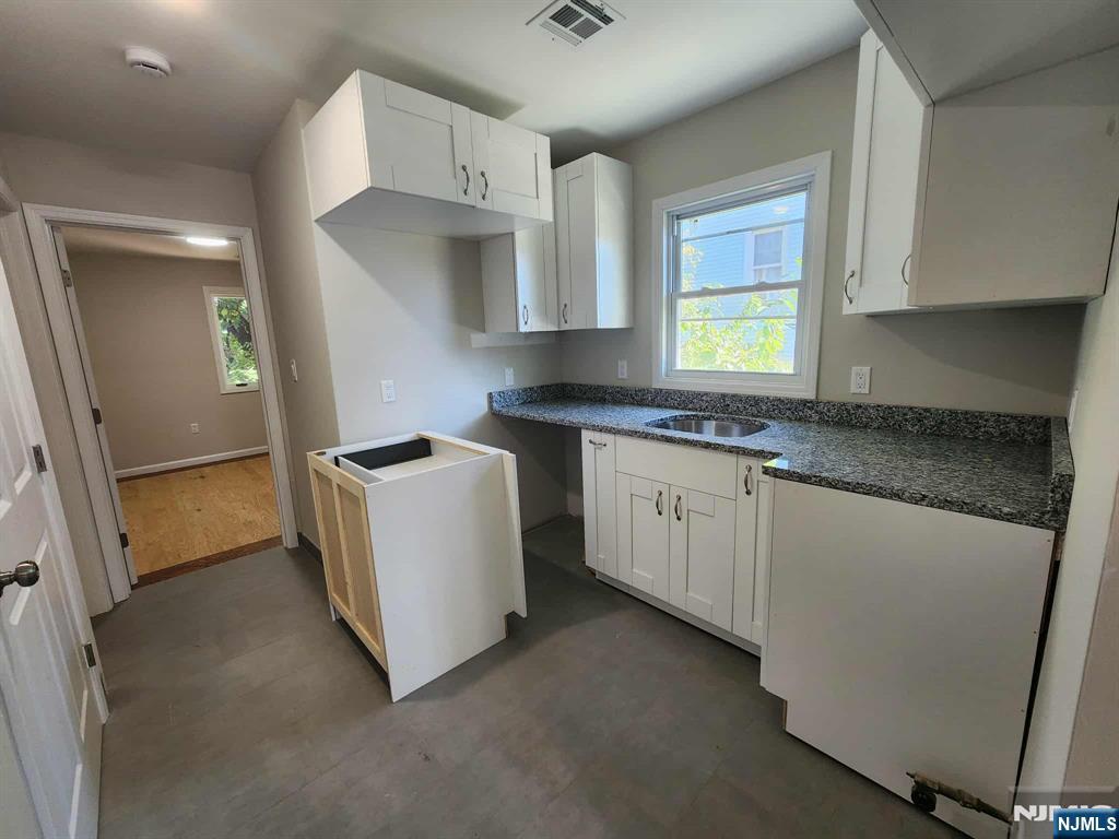 Passaic, New Jersey, 07055, United States, 5 Bedrooms Bedrooms, ,2 BathroomsBathrooms,Residential,For Sale,1975134