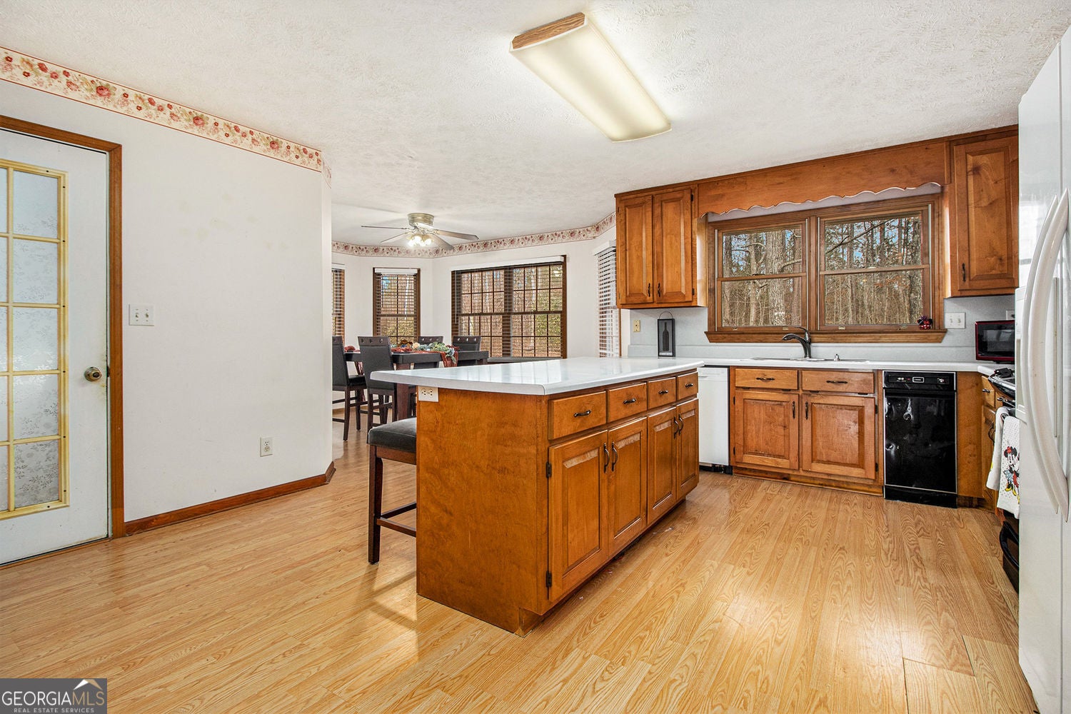 Hampton, Georgia, 30228, United States, 6 Bedrooms Bedrooms, ,6 BathroomsBathrooms,Residential,For Sale,1858908