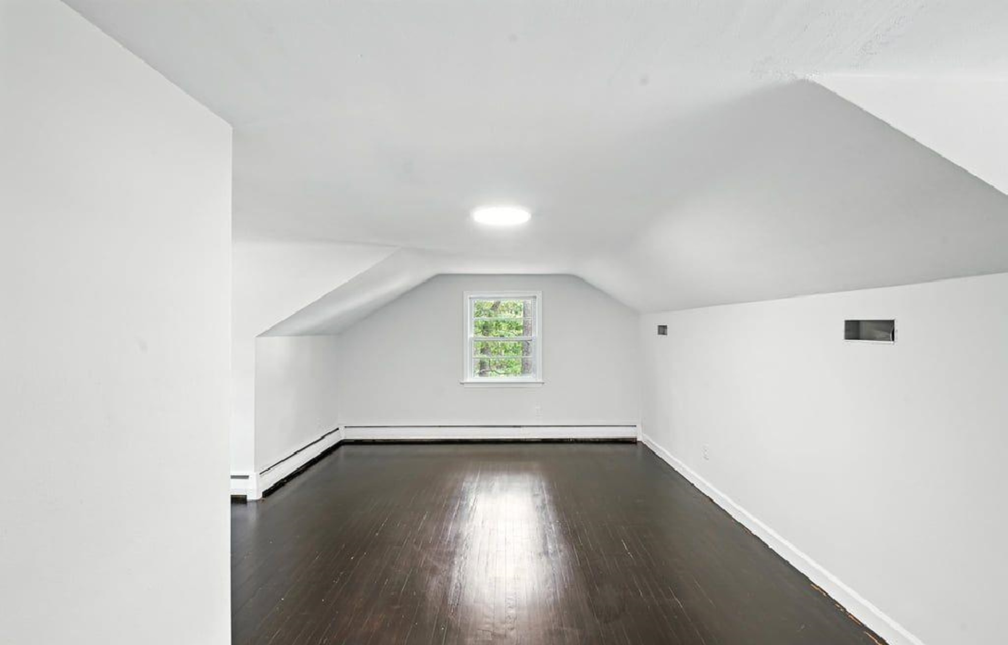 Norfolk, Virginia, 23502, United States, 5 Bedrooms Bedrooms, ,3 BathroomsBathrooms,Residential,For Sale,1984134