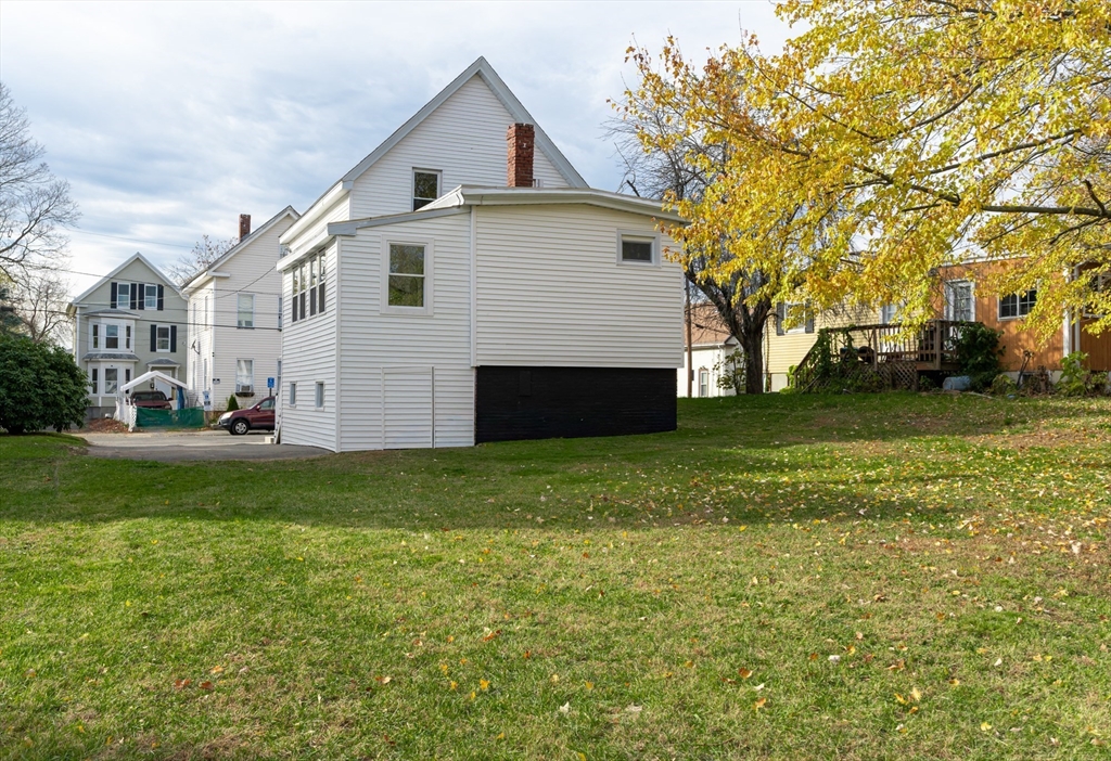 Haverhill, Massachusetts, 01830, United States, 4 Bedrooms Bedrooms, ,2 BathroomsBathrooms,Residential,For Sale,1991718