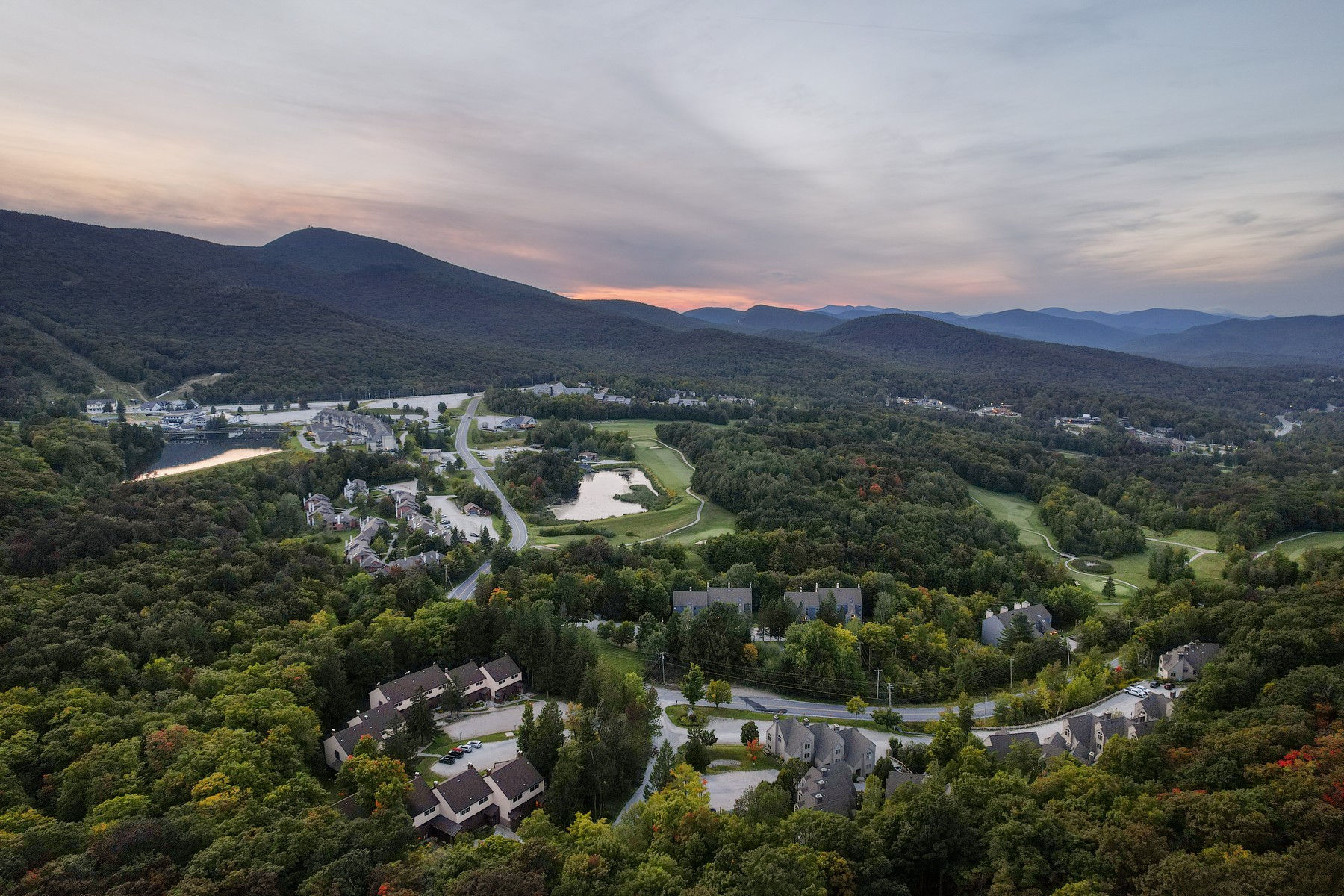  768 East Mountain Road - 物件實景