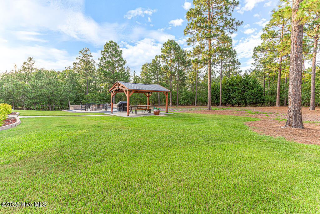 West End, North Carolina, 27376, United States, 4 Bedrooms Bedrooms, ,4 BathroomsBathrooms,Residential,For Sale,1877359