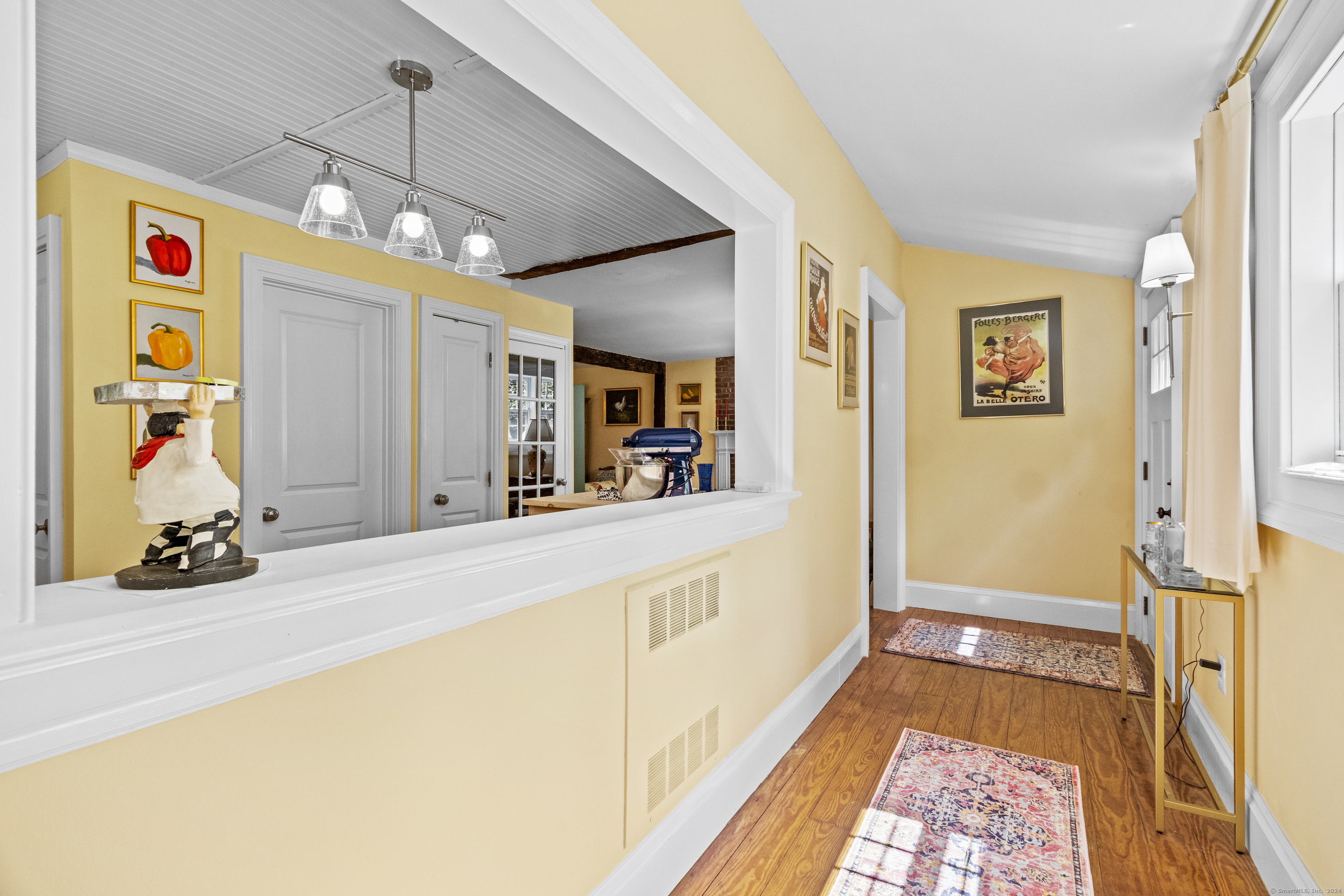 Newtown, Connecticut, 06482, United States, 3 Bedrooms Bedrooms, ,2 BathroomsBathrooms,Residential,For Sale,1828428