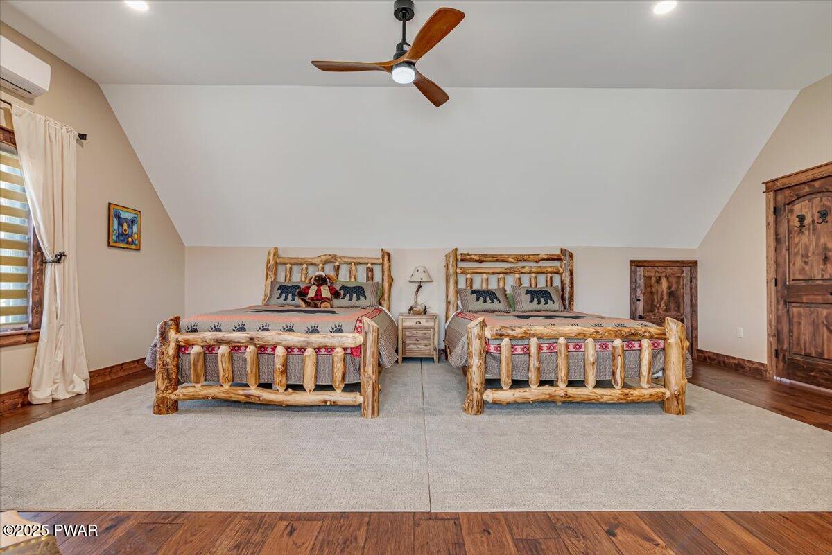 Lake Ariel, Pennsylvania, 18436, United States, 6 Bedrooms Bedrooms, ,4 BathroomsBathrooms,Residential,For Sale,2005698