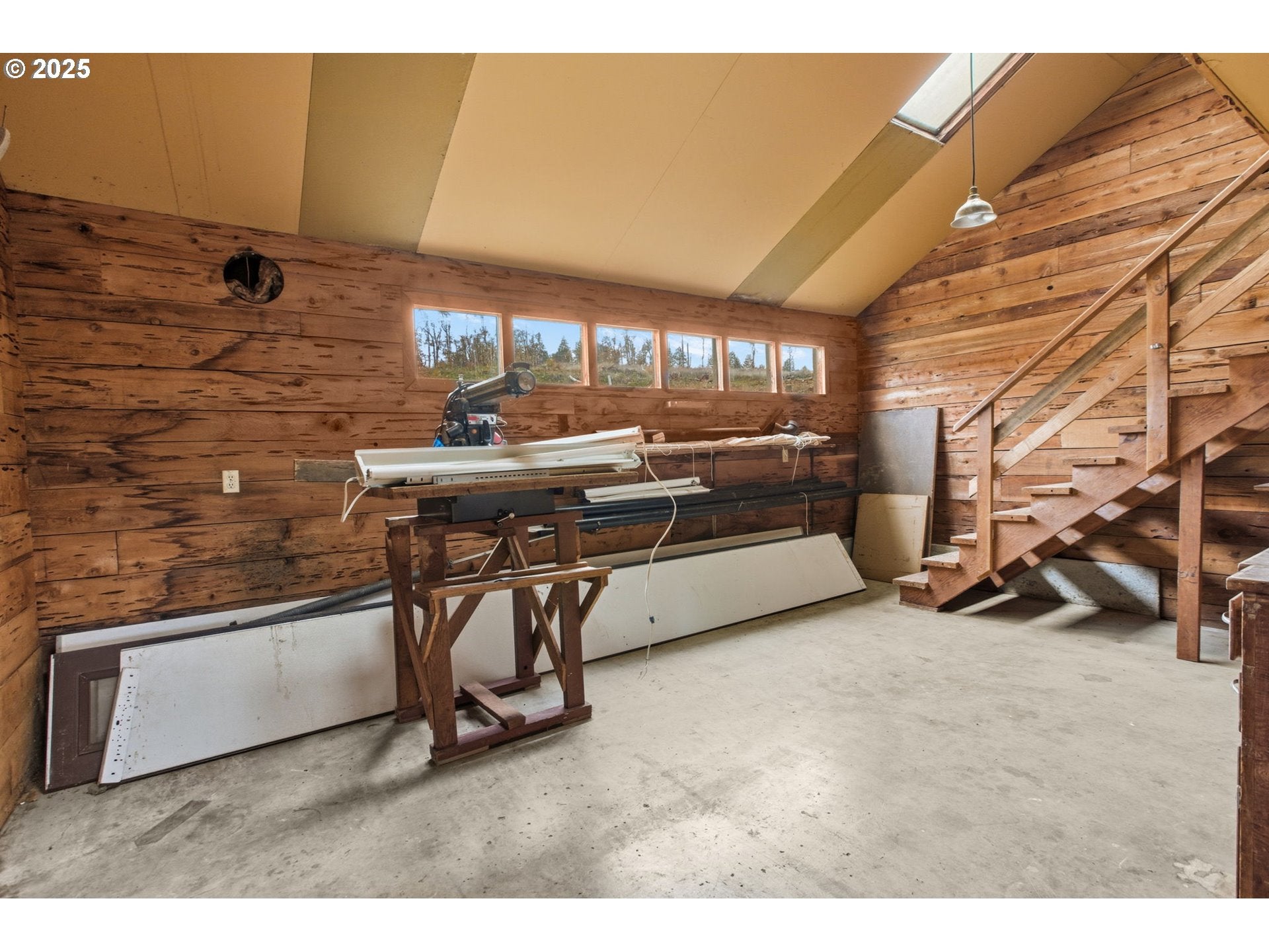 PleasantHill, Oregon, 97455, United States, 5 Bedrooms Bedrooms, ,3 BathroomsBathrooms,Residential,For Sale,1994708