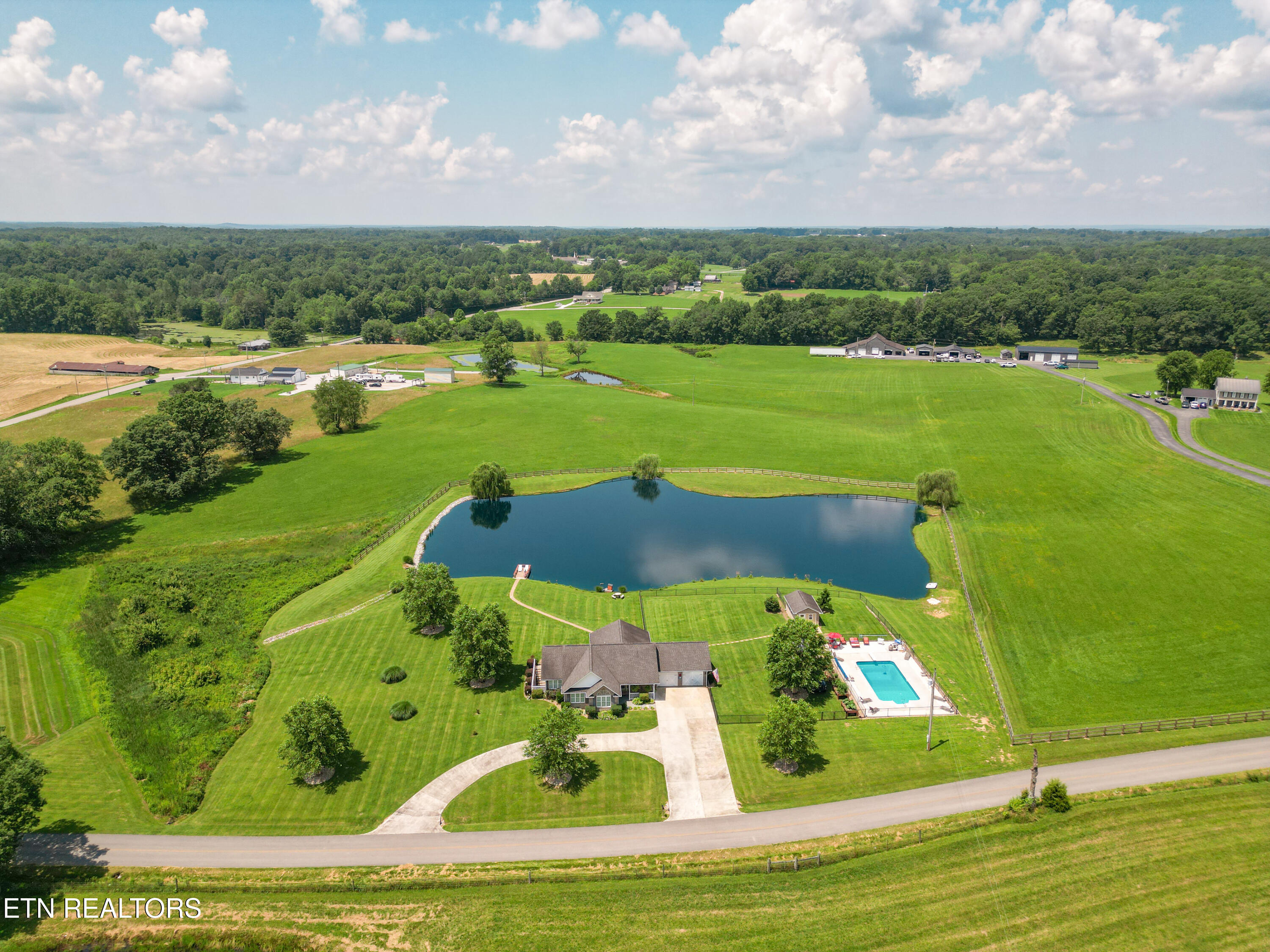 Oneida, Tennessee, 37841, United States, 3 Bedrooms Bedrooms, ,3 BathroomsBathrooms,Residential,For Sale,1973702