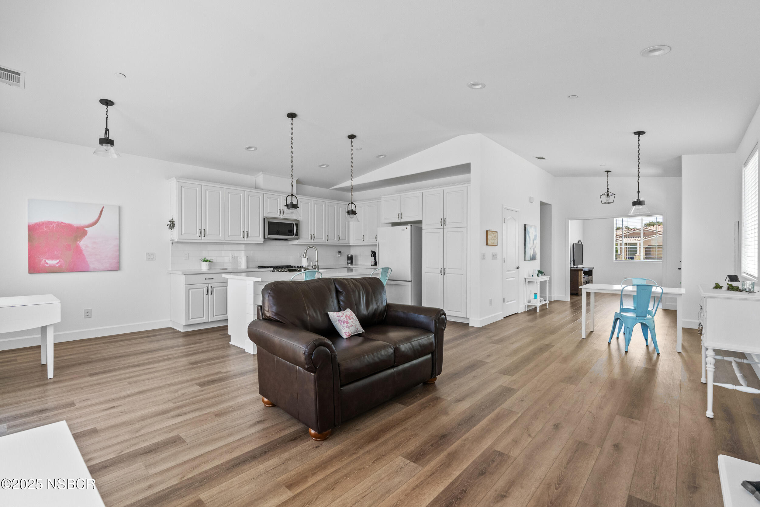 Santa Maria, California, 93455, United States, 3 Bedrooms Bedrooms, ,3 BathroomsBathrooms,Residential,For Sale,1929154