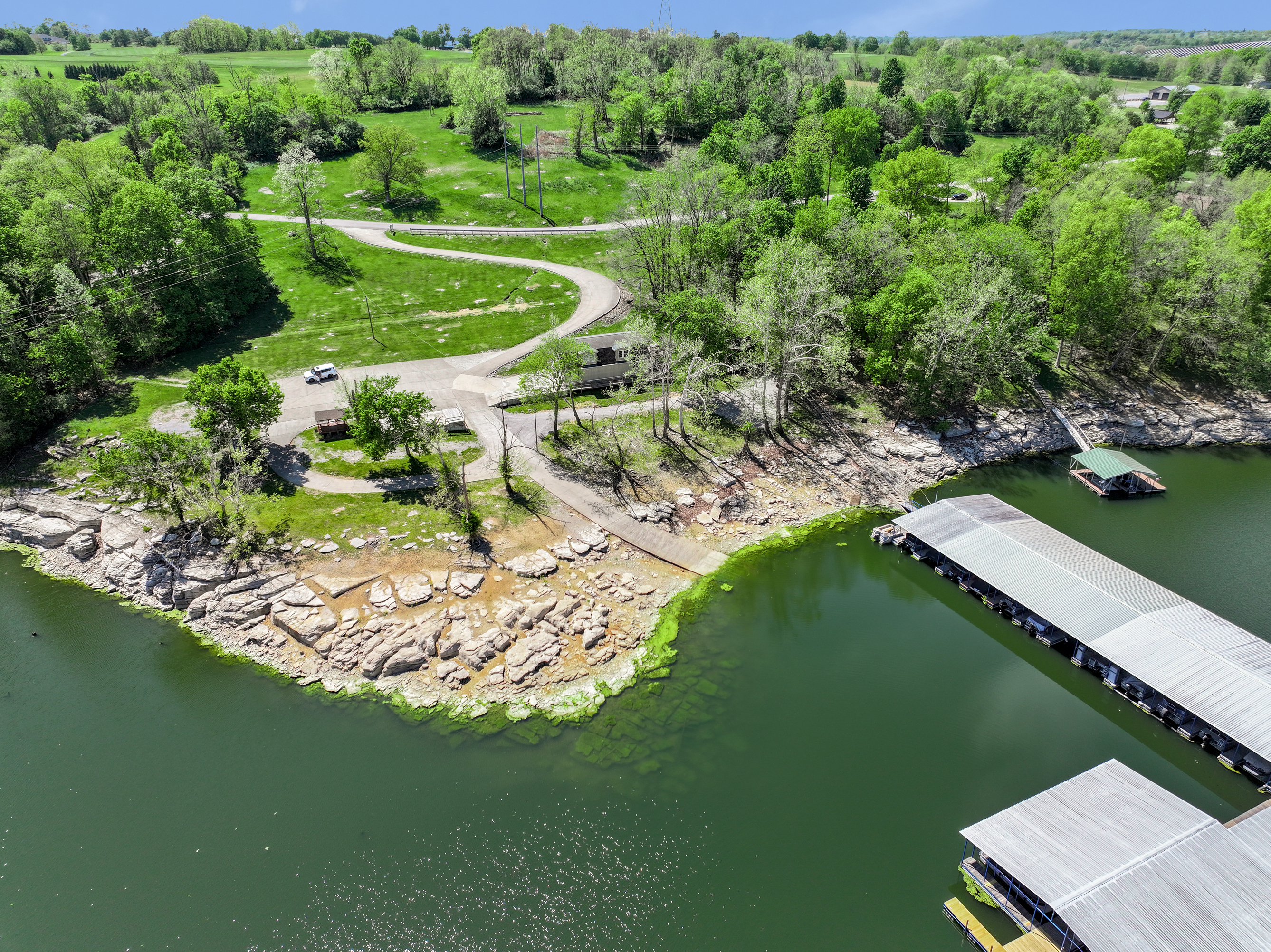  186 Hunter Drive - 物件實景