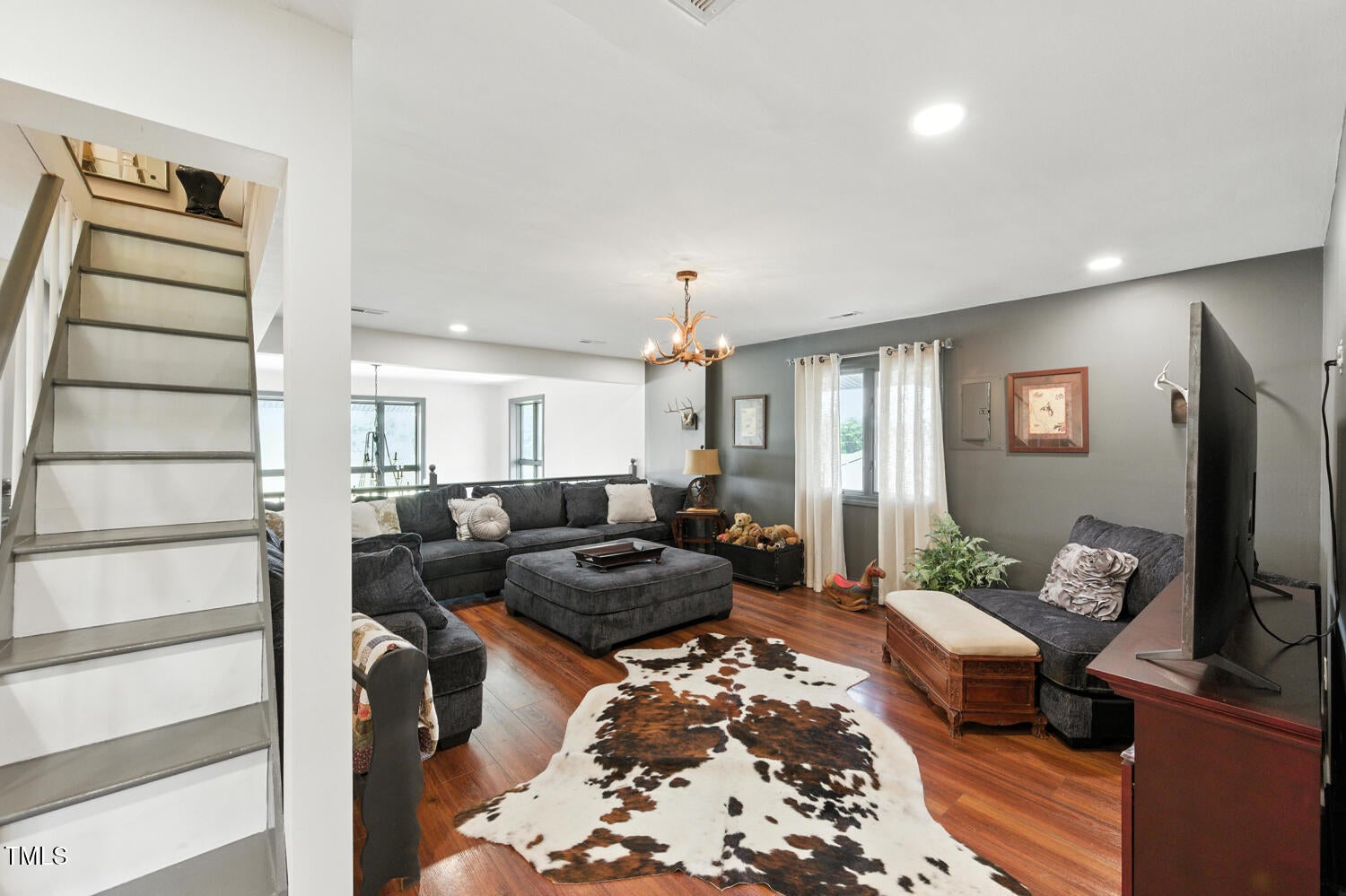Newton Grove, North Carolina, 28366, United States, 5 Bedrooms Bedrooms, ,8 BathroomsBathrooms,Residential,For Sale,1892259