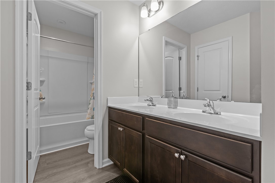 South Park, Pennsylvania, 15129, United States, 4 Bedrooms Bedrooms, ,3 BathroomsBathrooms,Residential,For Sale,1876041