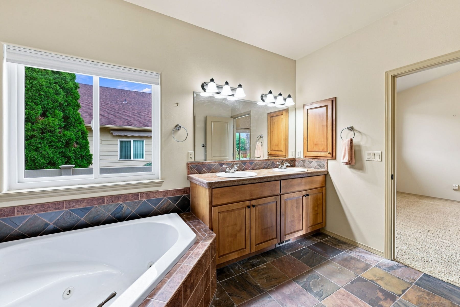  2234 SE Pilatus Lane Bend, OR 97702 - 物件實景