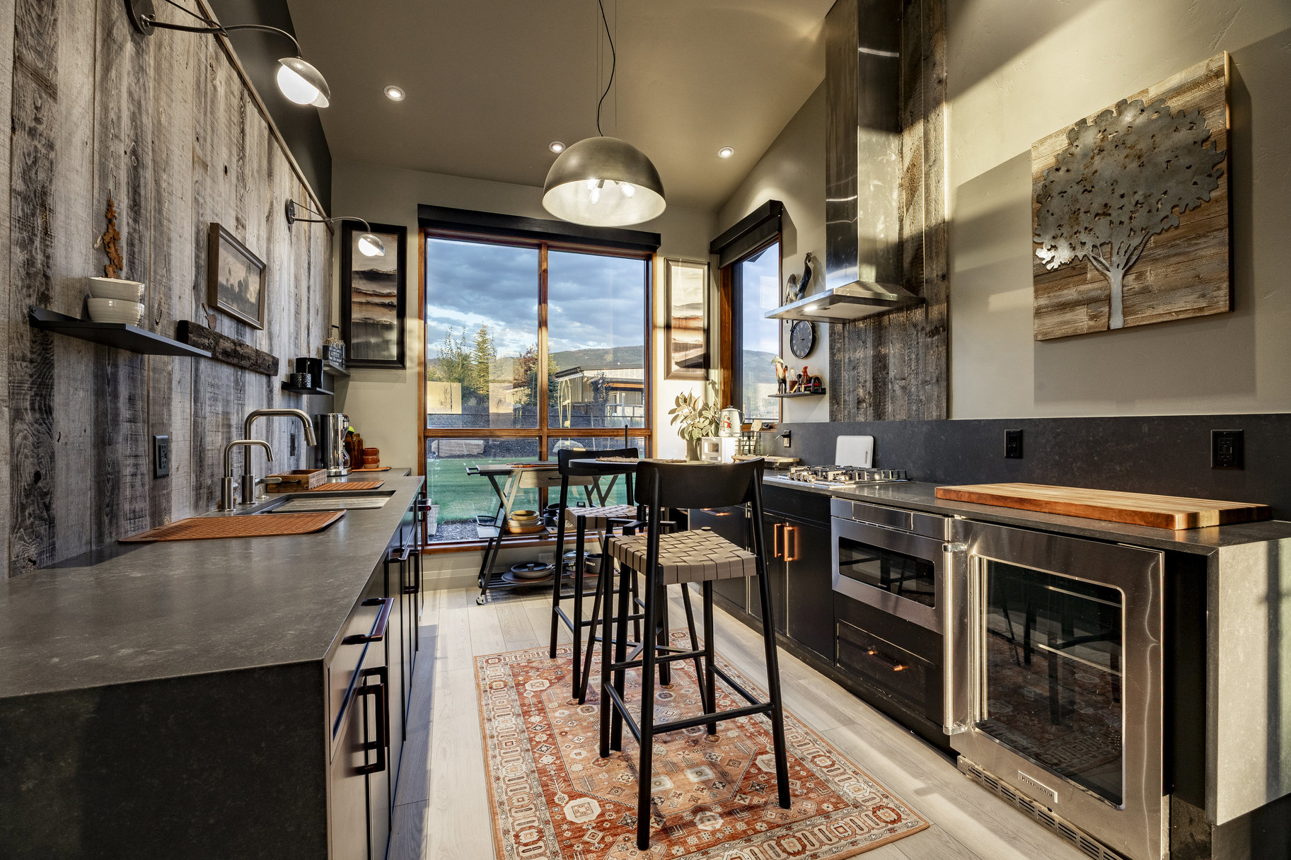  Rural Chic Farmhouse with Expansive Views and Seclusion - 物件實景