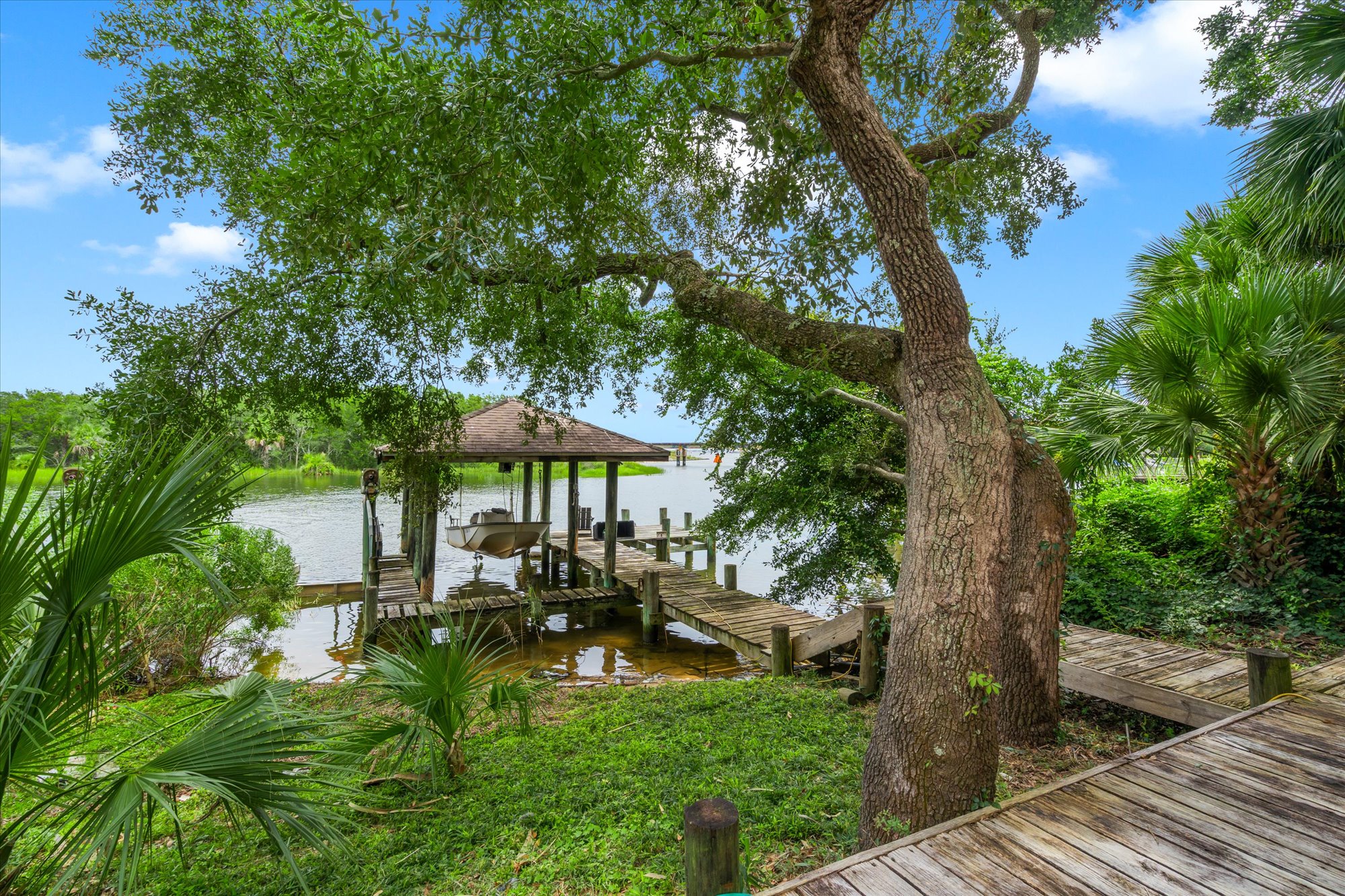  French Architecture on Bayou Texar - 物件實景