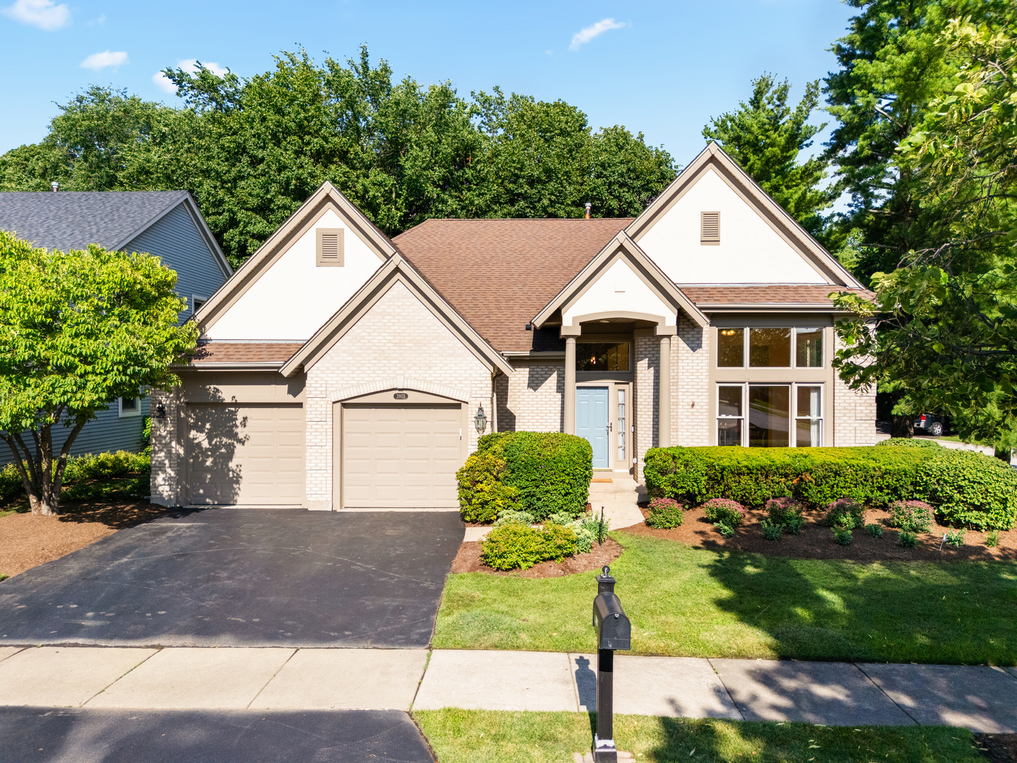 Glenview, Illinois, 60026, United States, 4 Bedrooms Bedrooms, ,4 BathroomsBathrooms,Residential,For Sale,1896408