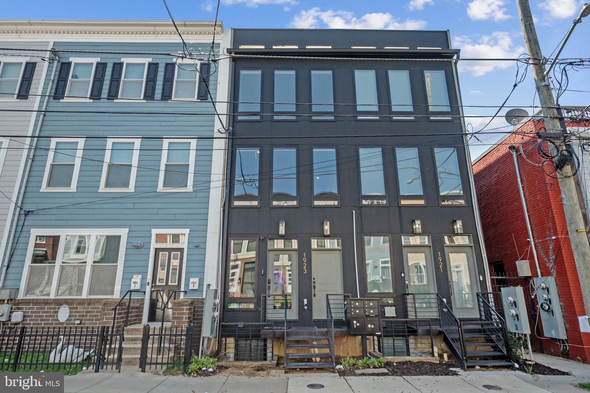Washington, District of Columbia, 20002, United States, 3 Bedrooms Bedrooms, ,3 BathroomsBathrooms,Residential,For Sale,1928726