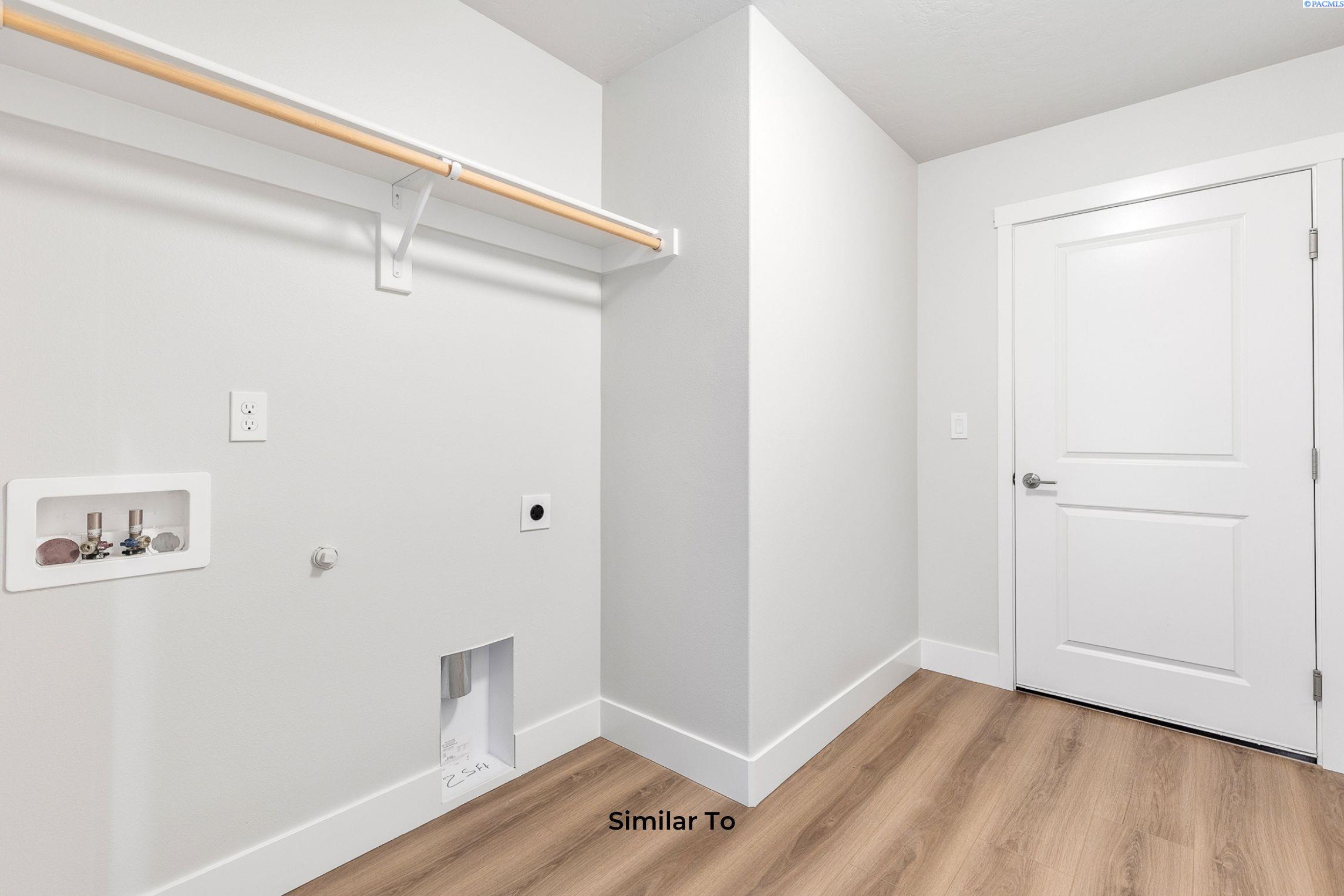 Kennewick, Washington, 99338, United States, 4 Bedrooms Bedrooms, ,1 BathroomBathrooms,Residential,For Sale,1957930