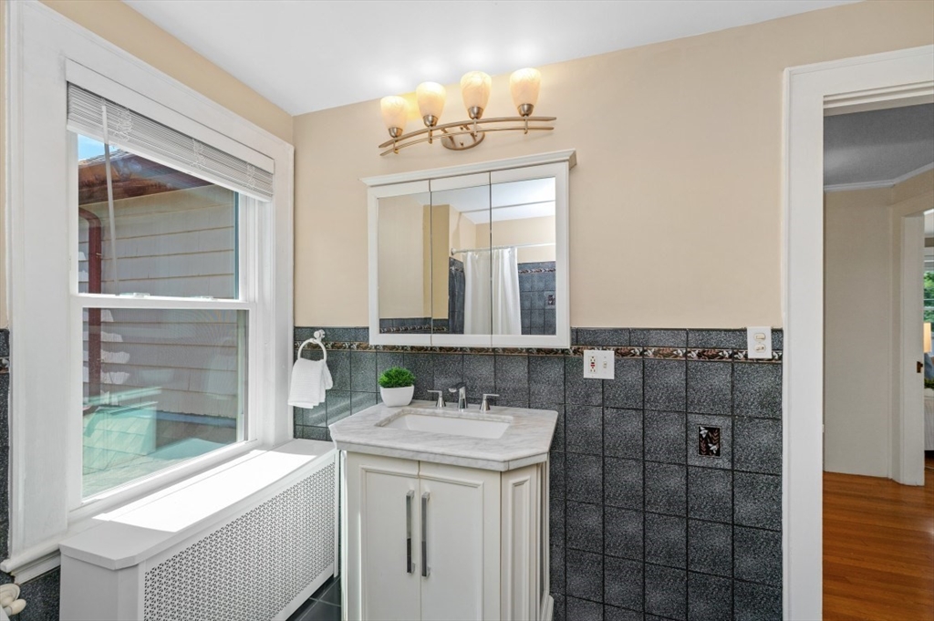 Medford, Massachusetts, 02155, United States, 4 Bedrooms Bedrooms, ,4 BathroomsBathrooms,Residential,For Sale,1939747