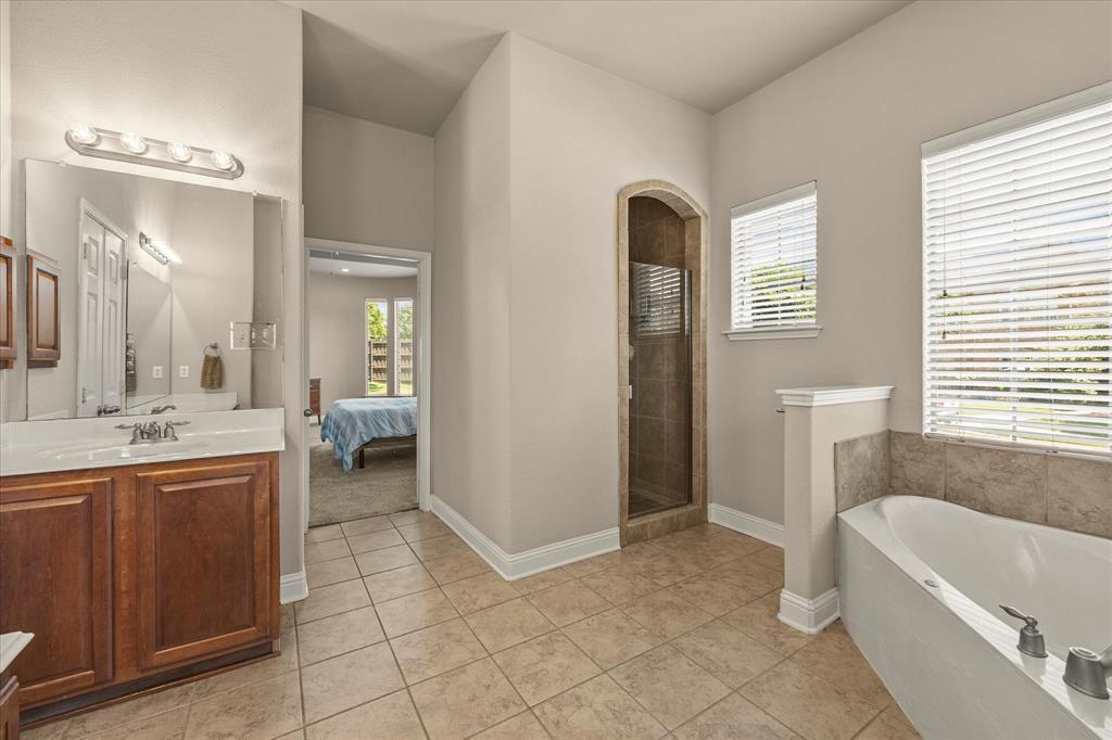 Rockwall, Texas, 75087, United States, 5 Bedrooms Bedrooms, ,5 BathroomsBathrooms,Residential,For Sale,1877304