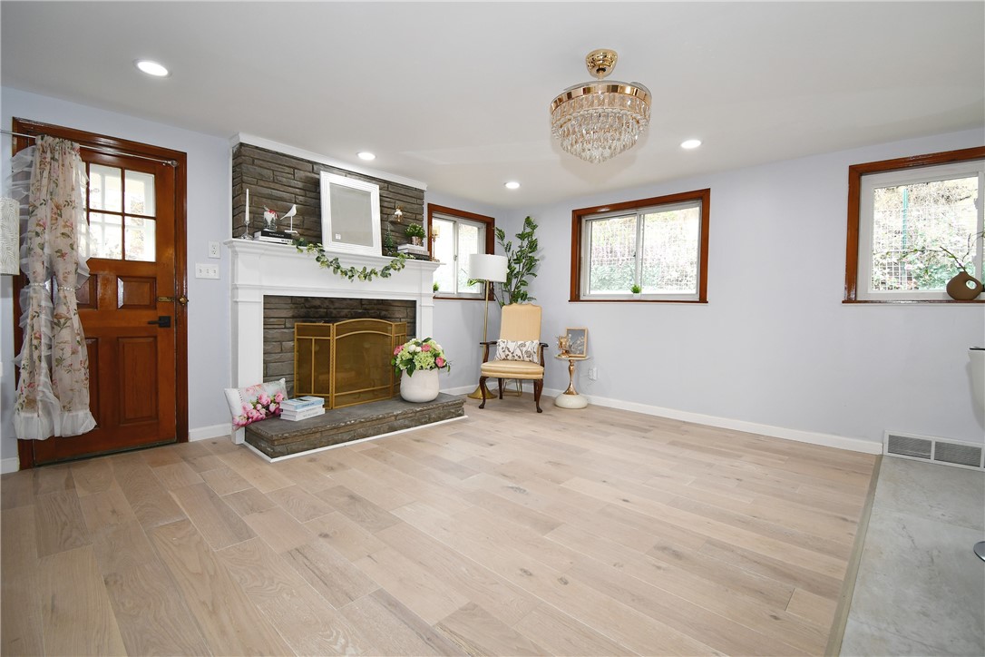 Squirrel Hill, Pennsylvania, 15217, United States, 4 Bedrooms Bedrooms, ,4 BathroomsBathrooms,Residential,For Sale,1999075