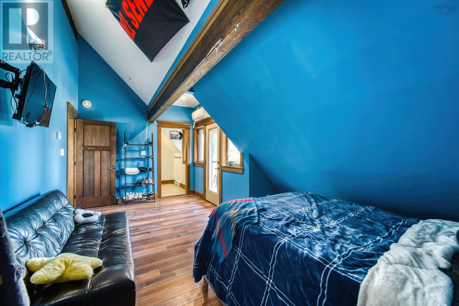 LAKE LOON, Nova Scotia, B2W 6C8, CA, 6 Bedrooms Bedrooms, ,6 BathroomsBathrooms,Residential,For Sale,1836689