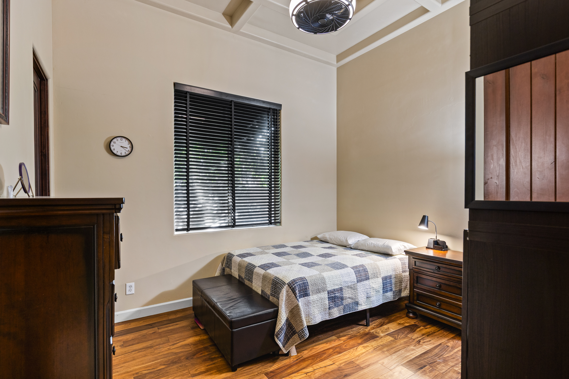 Tempe, Arizona, 85284, United States, 5 Bedrooms Bedrooms, ,3 BathroomsBathrooms,Residential,For Sale,1989924