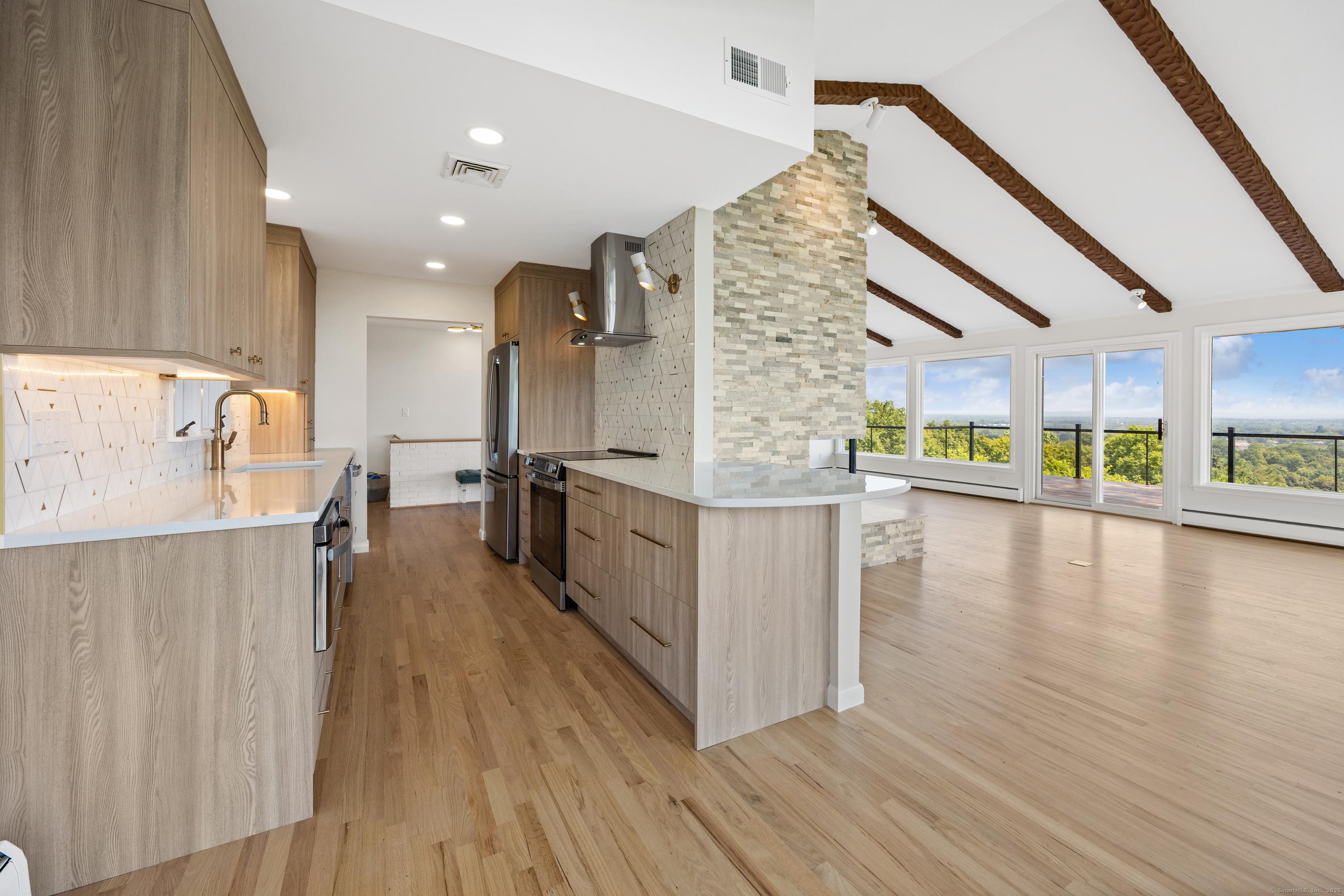 West Hartford, Connecticut, 06117, United States, 4 Bedrooms Bedrooms, ,3 BathroomsBathrooms,Residential,For Sale,1914164