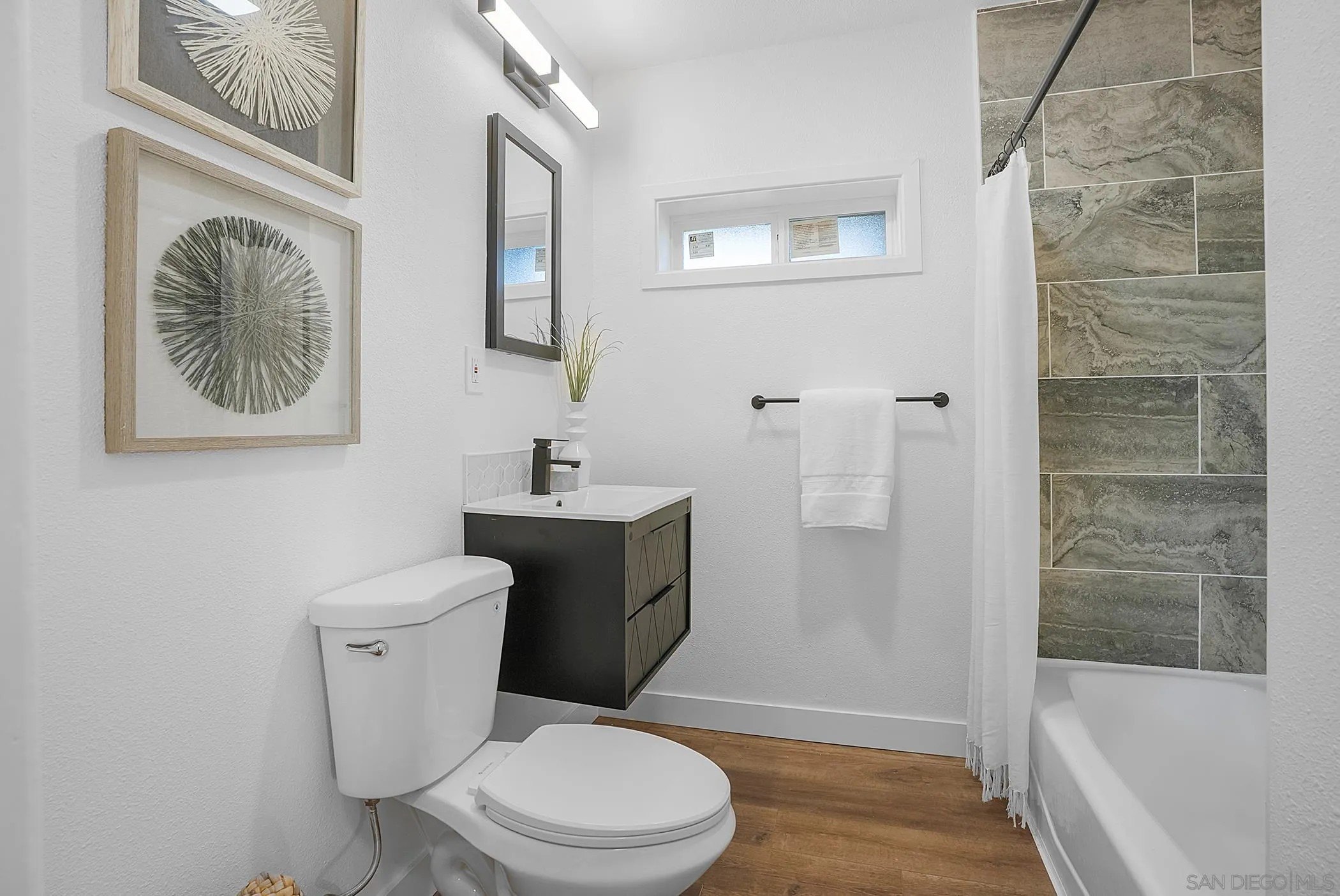 San Diego, California, 92114, United States, 3 Bedrooms Bedrooms, ,2 BathroomsBathrooms,Residential,For Sale,1991902