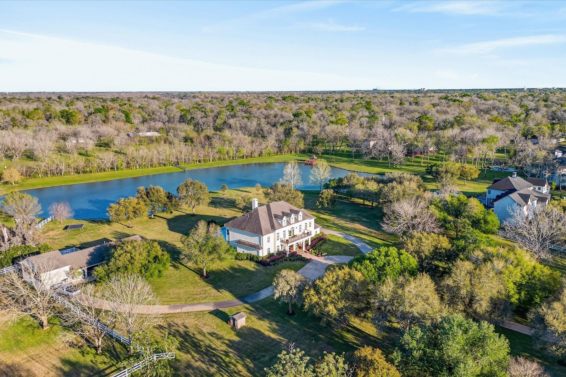  3622 River Forest Drive - 物件實景