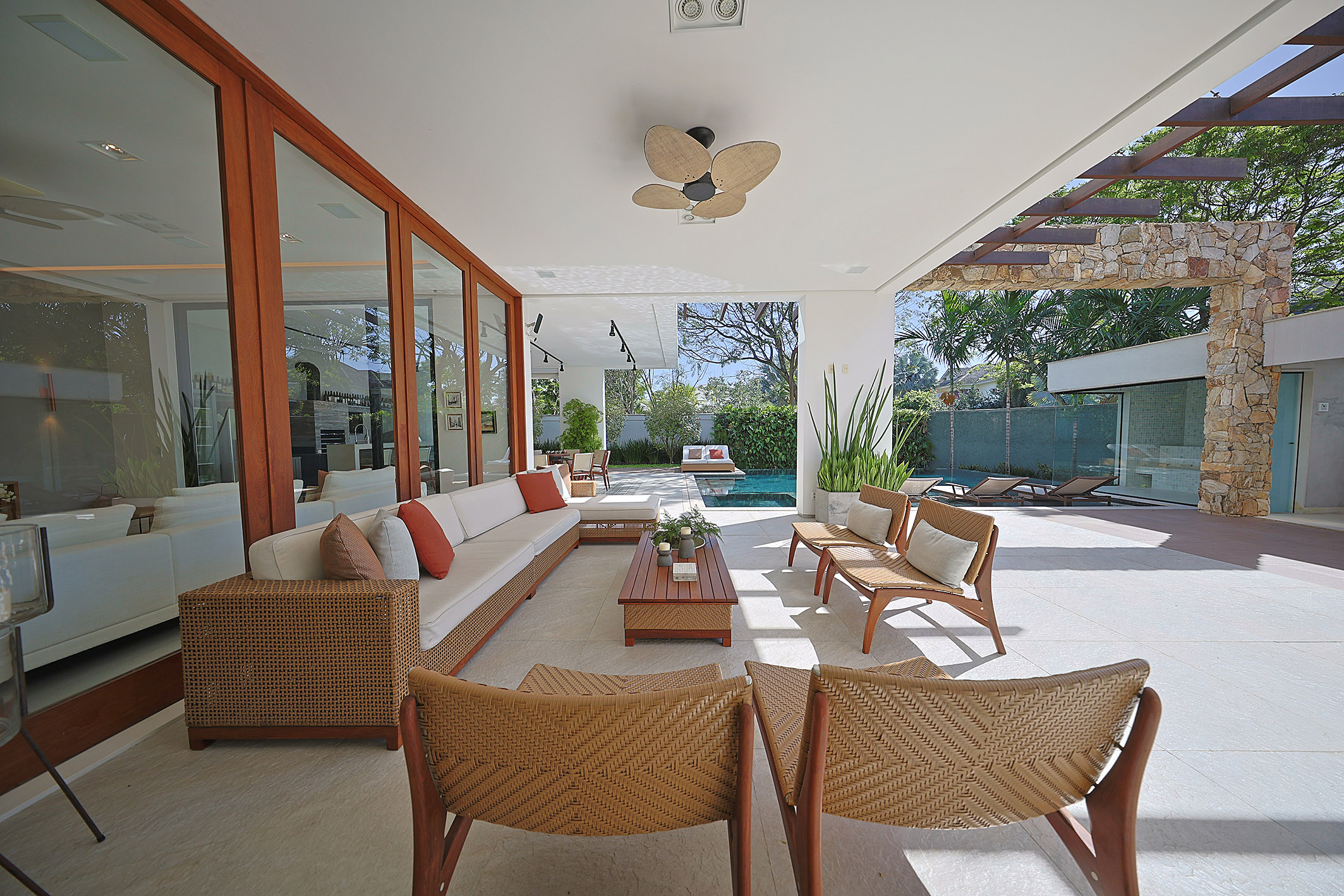  Contemporary House with 5 Suites in Barra da Tijuca - 物件實景