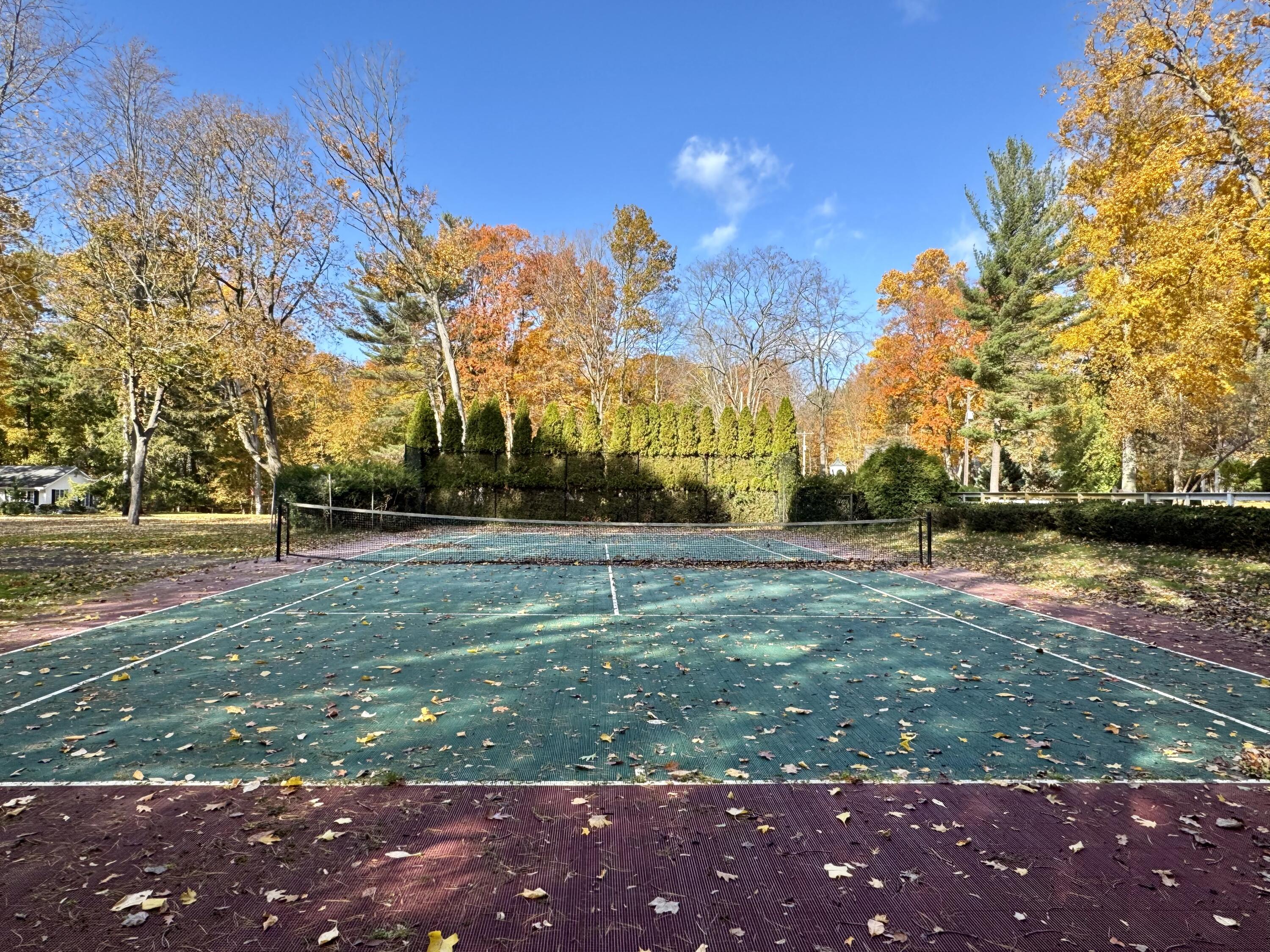 Fennville, Michigan, 49408, United States, 9 Bedrooms Bedrooms, ,10 BathroomsBathrooms,Residential,For Sale,1992421