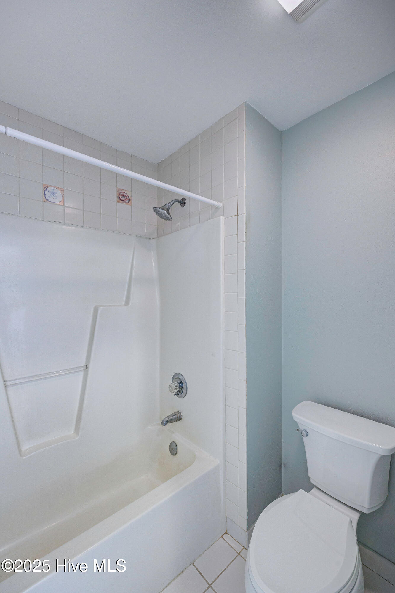 Carolina Beach, North Carolina, 28428, United States, 2 Bedrooms Bedrooms, ,2 BathroomsBathrooms,Residential,For Sale,1956851