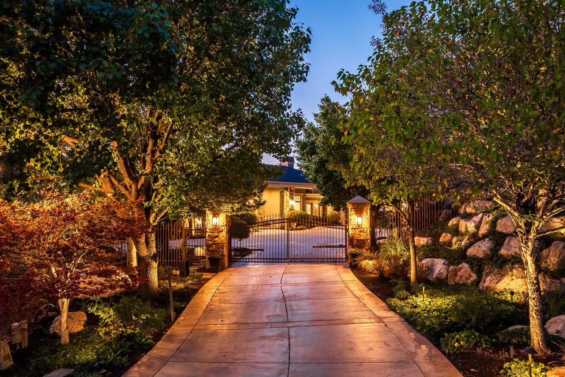  Timeless East Bench Craftsman Estate with Gated Entry, Expansive Light and Views - 物件實景