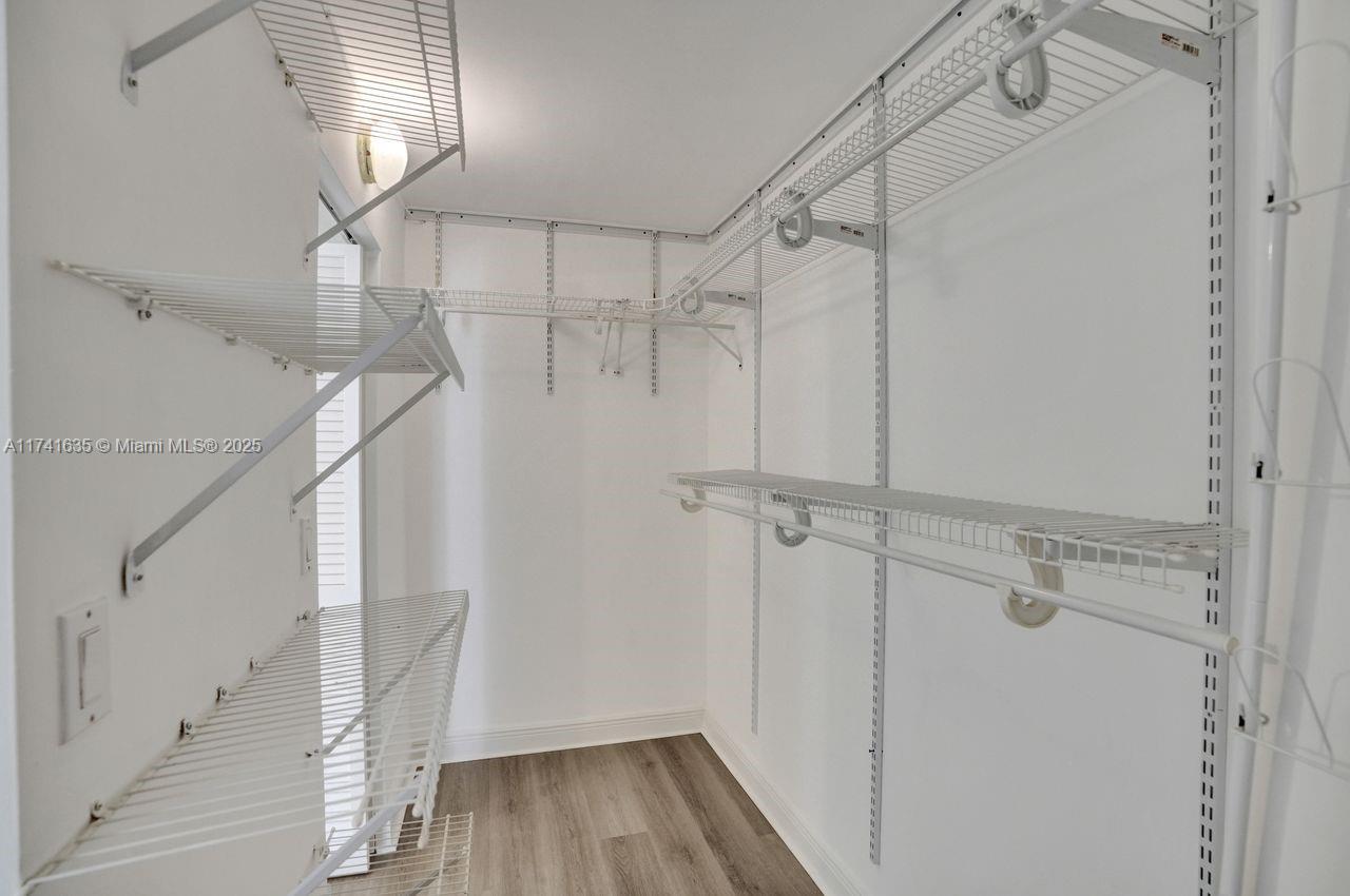 Miami, Florida, 33131, United States, 2 Bedrooms Bedrooms, ,2 BathroomsBathrooms,Residential,For Sale,1705612