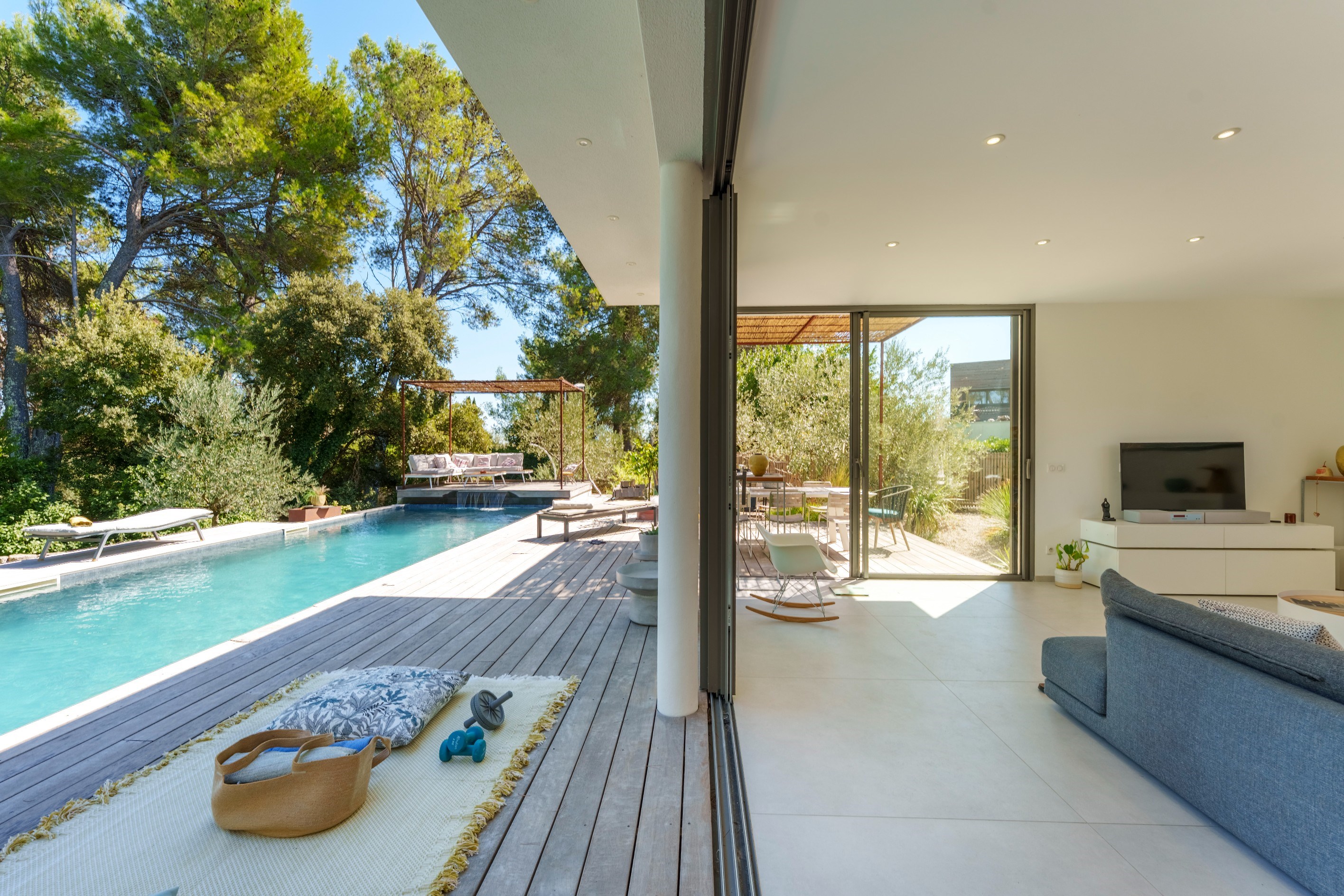  EXCEPTIONAL CONTEMPORARY VILLA — A LIFESTYLE THAT BLENDS INDOOR AND OUTDOOR SPA… - 物件實景