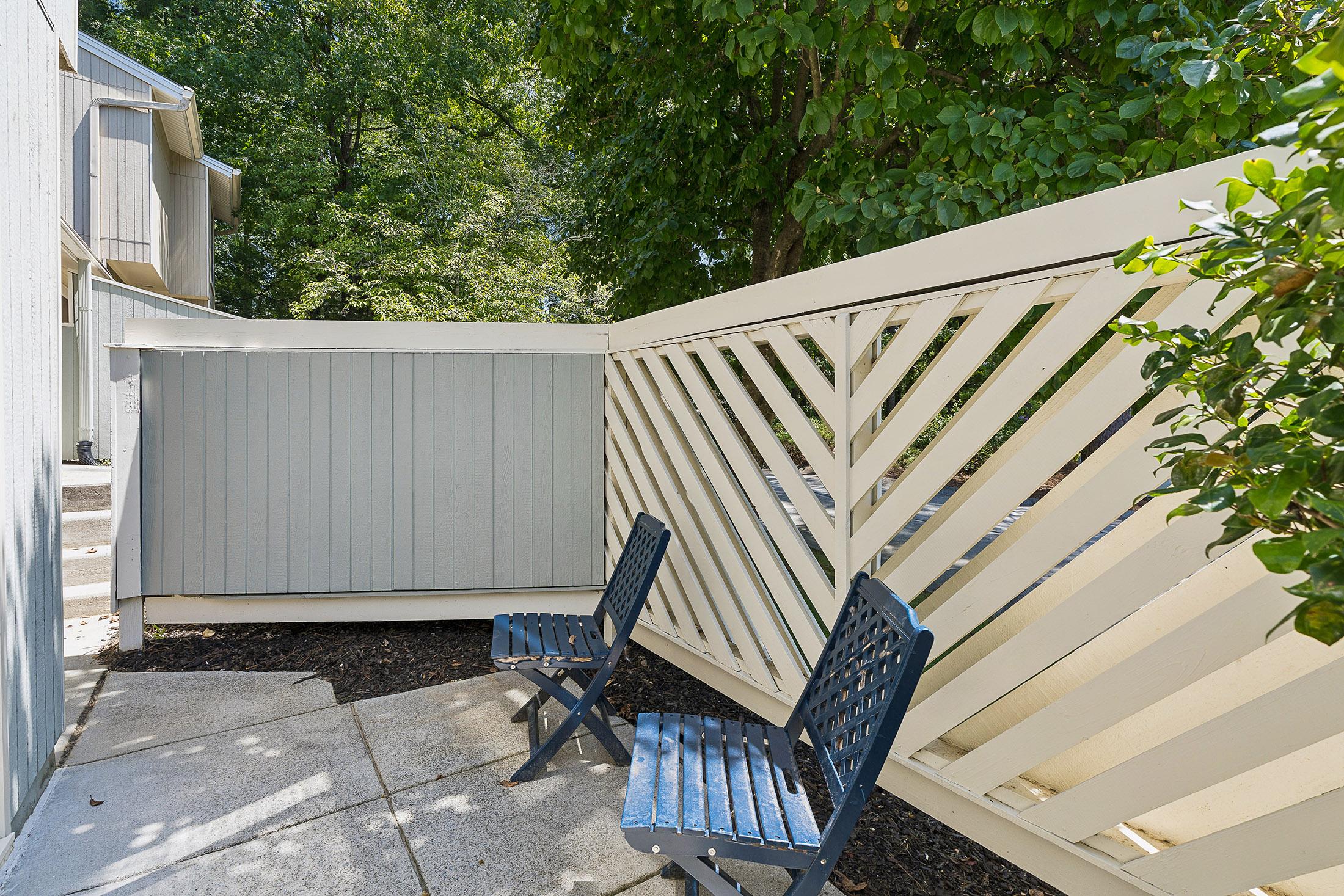  Beautifully Updated Fee Simple Townhome in an Exceptional Brookhaven Location - 物件實景