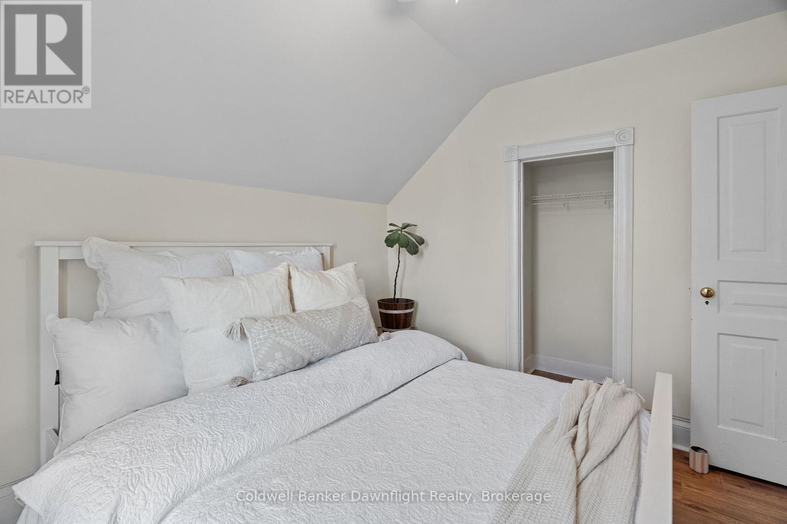 STRATFORD, Ontario, N5A 4K8, CA, 3 Bedrooms Bedrooms, ,1 BathroomBathrooms,Residential,For Sale,1948181