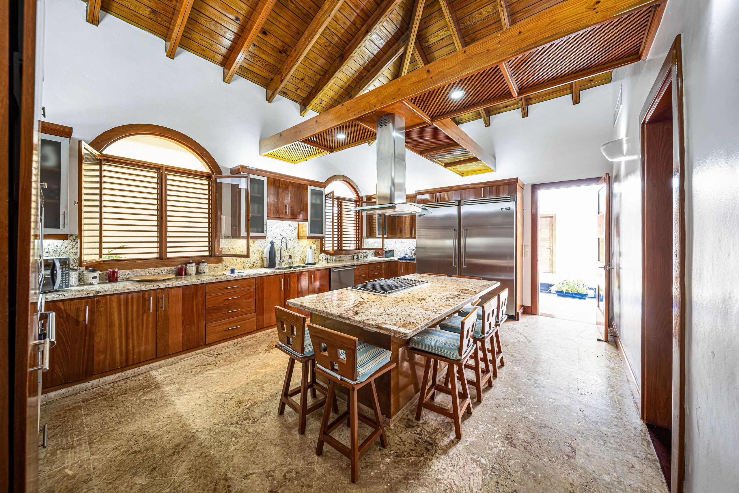  Punta Aguila 54 :  Large One-Level Corner Villa Overlooking the Lake and Teeth - 物件實景