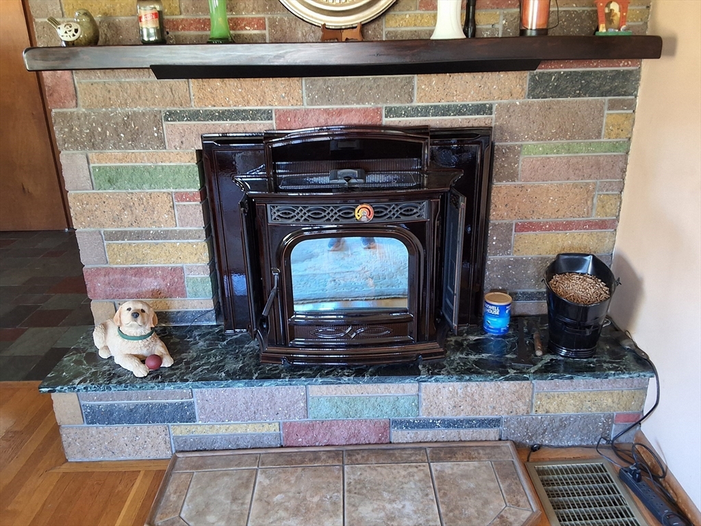 North Brookfield, Massachusetts, 01535, United States, 4 Bedrooms Bedrooms, ,2 BathroomsBathrooms,Residential,For Sale,1980340