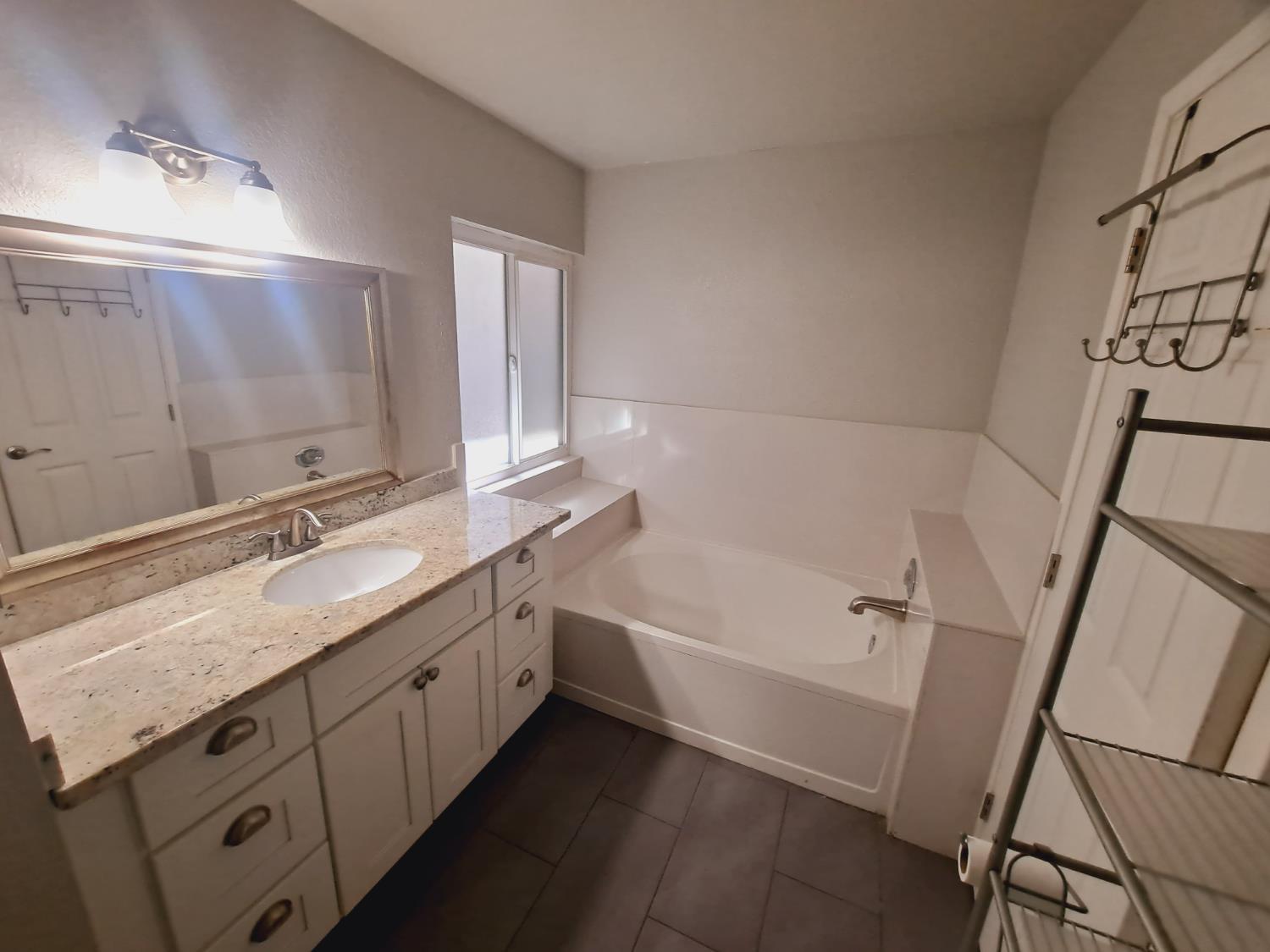 Lincoln, California, 95648, United States, 3 Bedrooms Bedrooms, ,2 BathroomsBathrooms,Residential,For Sale,1983454