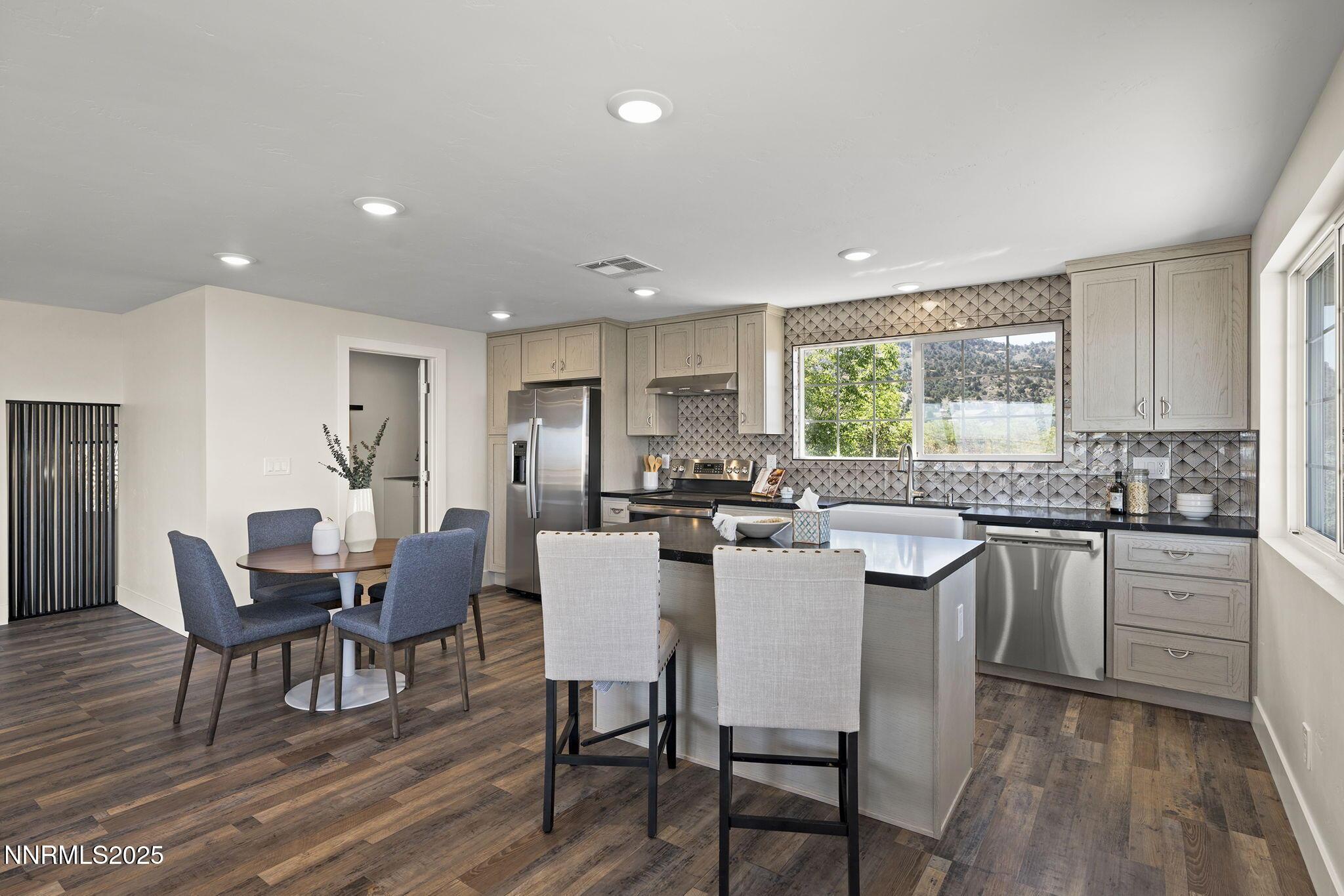 Reno, Nevada, 89521, United States, 3 Bedrooms Bedrooms, ,3 BathroomsBathrooms,Residential,For Sale,1988290