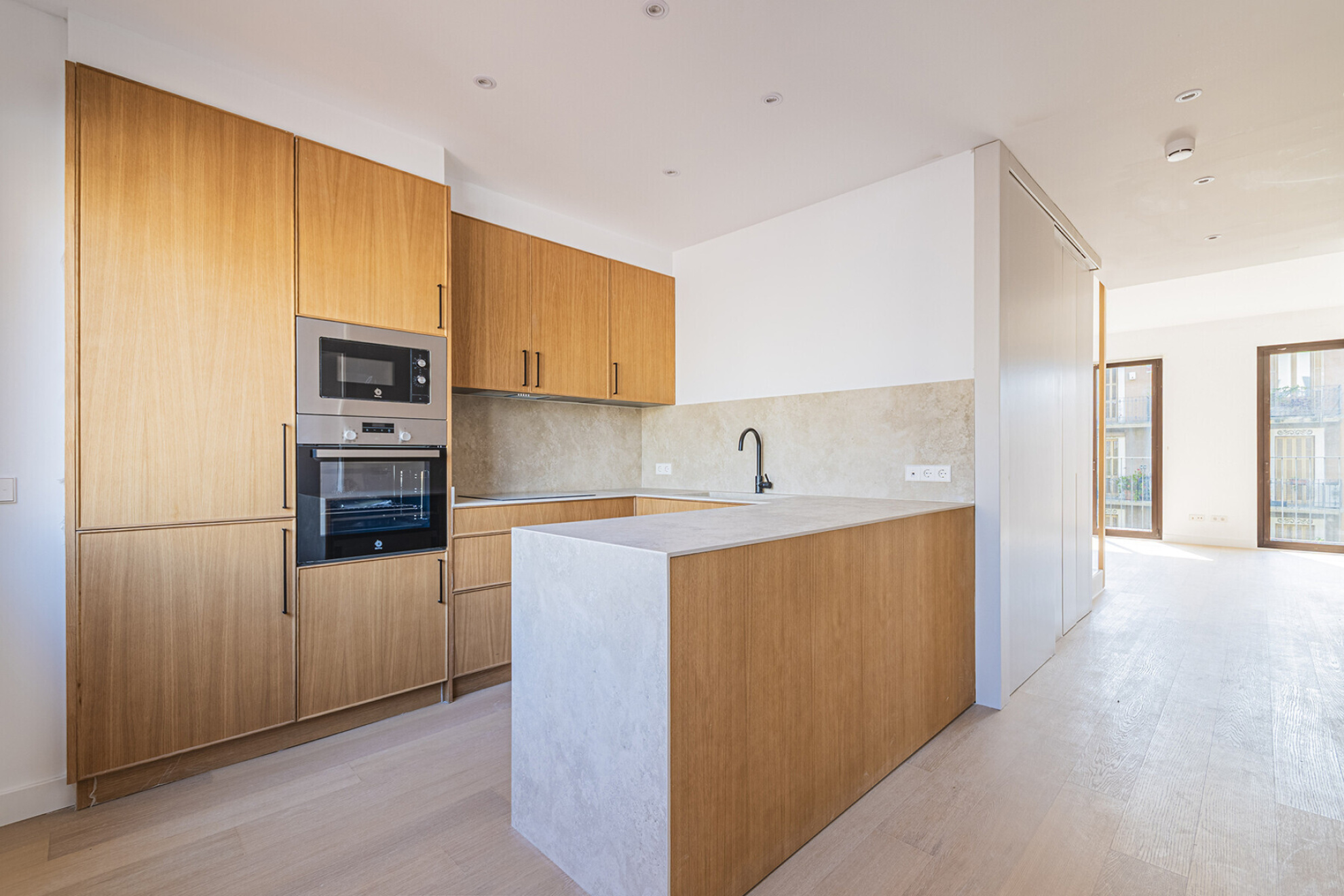  Newly constructed duplex penthouse near the beach - 物件實景