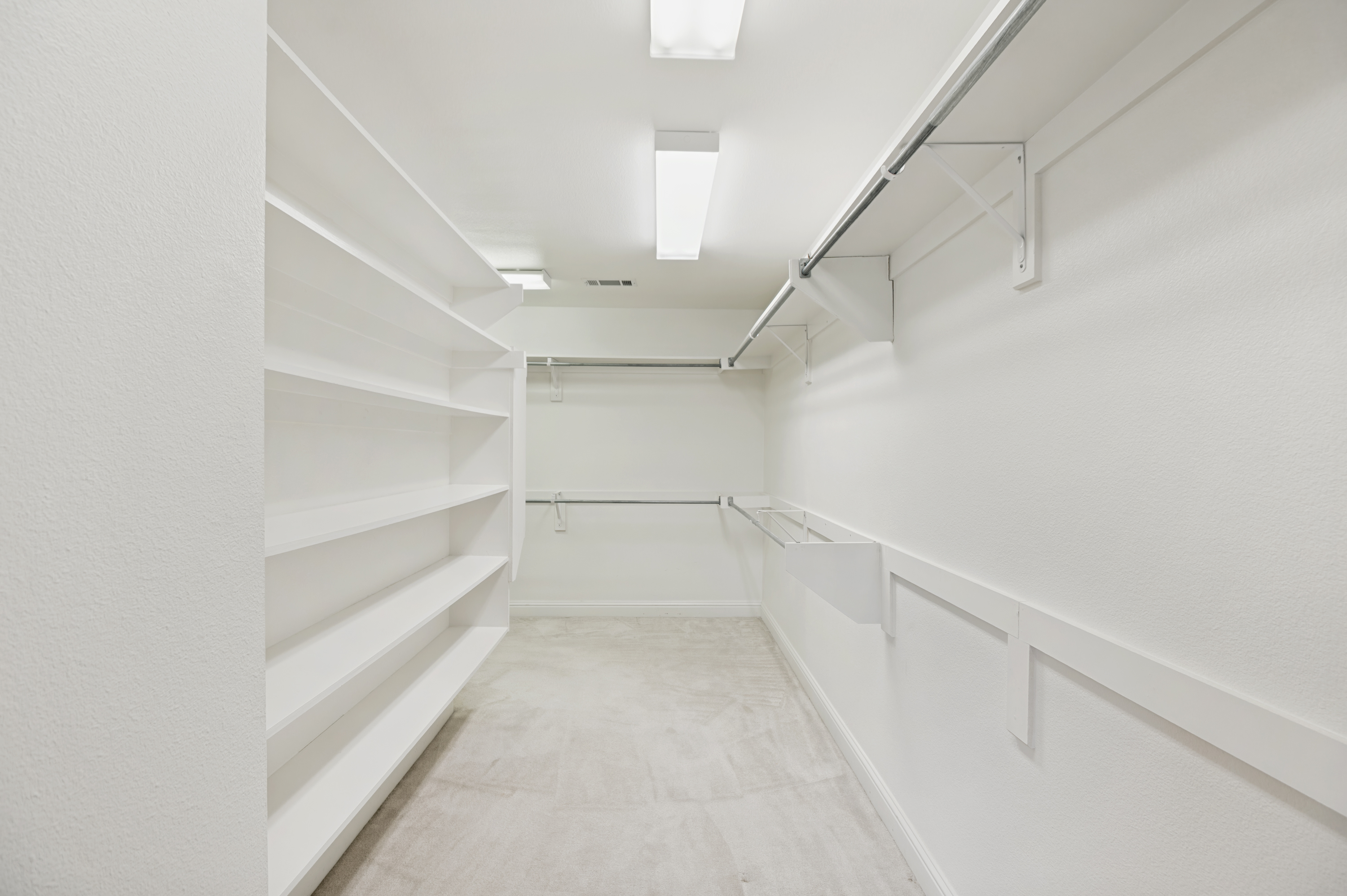  Excellent Opportunity on Edith Court in Midway Hollow - 物件實景