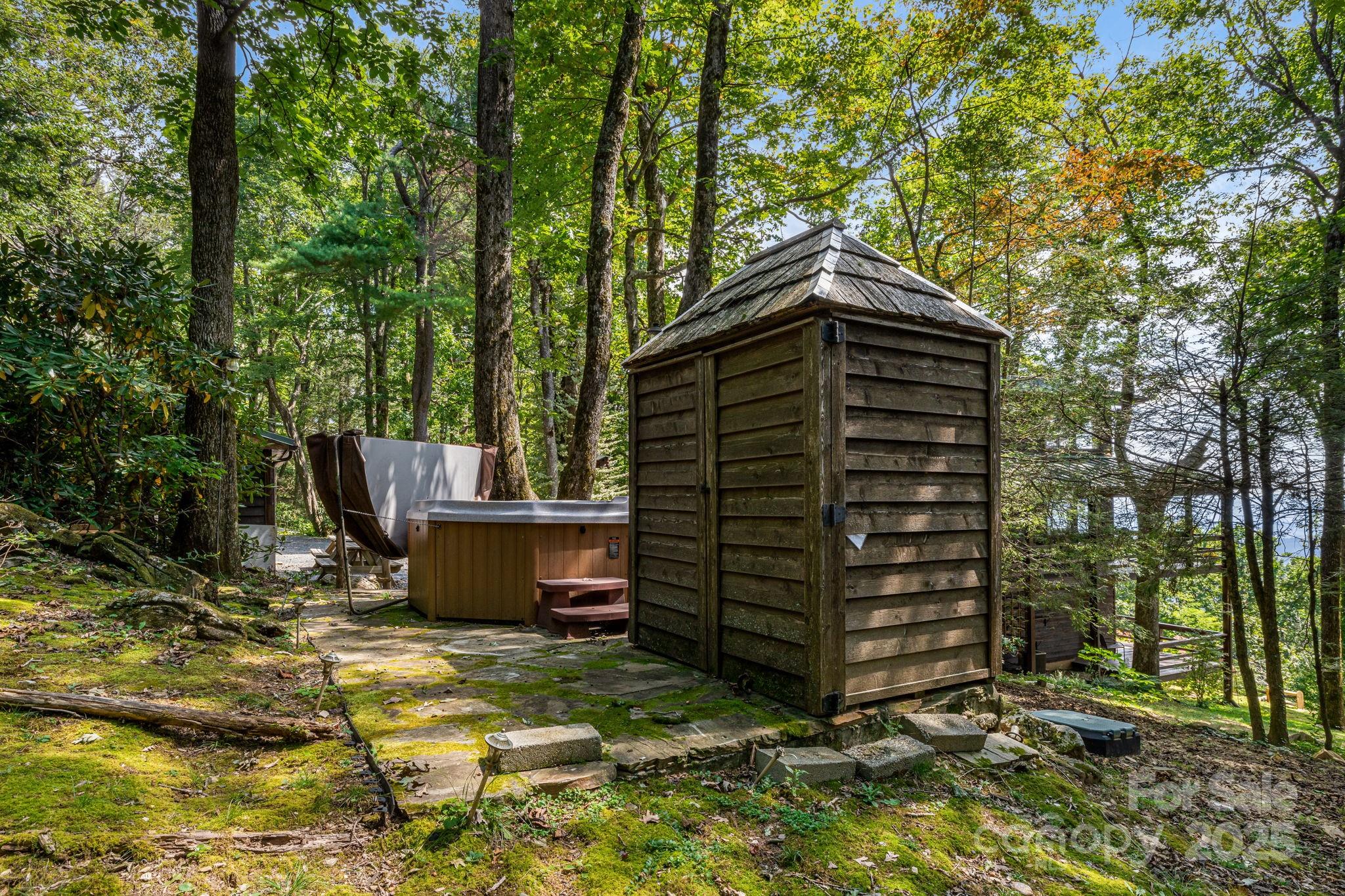 Little Switzerland, North Carolina, 28752, United States, 3 Bedrooms Bedrooms, ,3 BathroomsBathrooms,Residential,For Sale,1949808