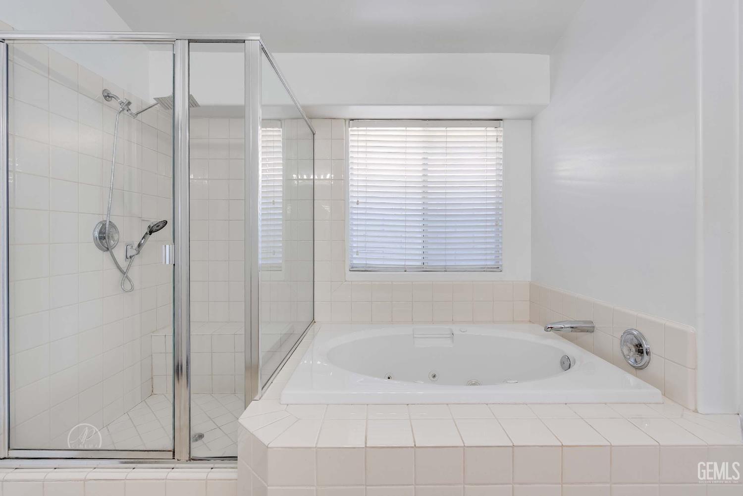 Bakersfield, California, 93312, United States, 4 Bedrooms Bedrooms, ,2 BathroomsBathrooms,Residential,For Sale,1931687