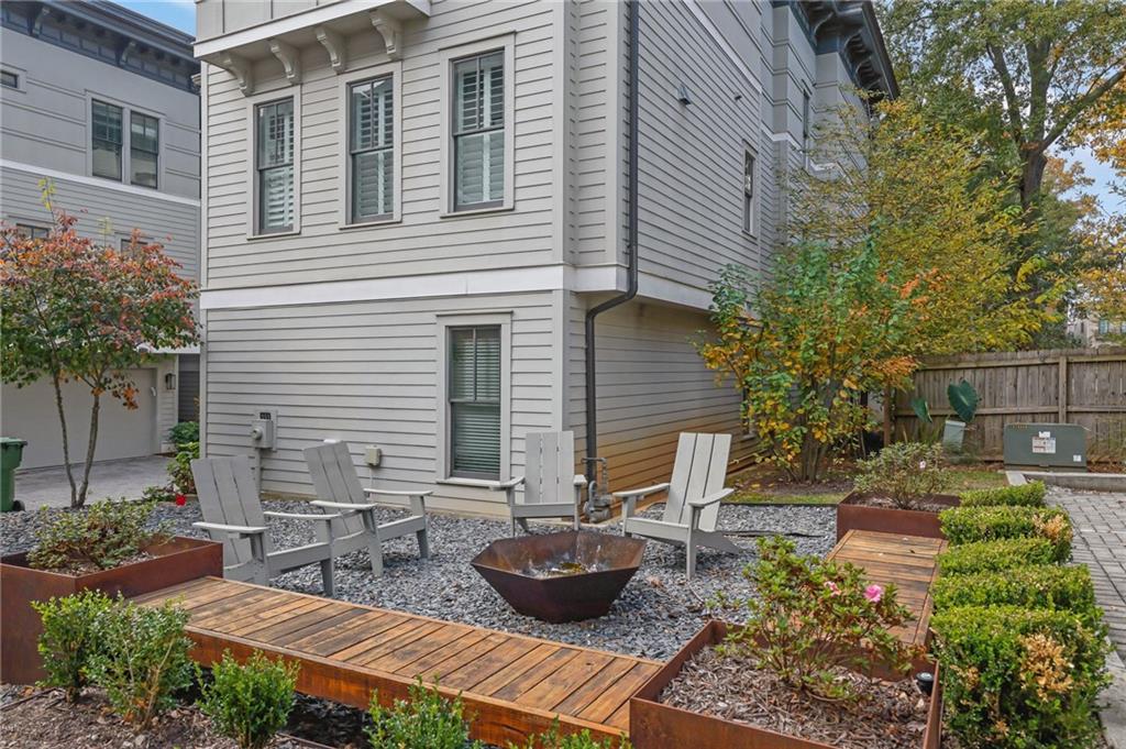 Atlanta, Georgia, 30316, United States, 2 Bedrooms Bedrooms, ,4 BathroomsBathrooms,Residential,For Sale,2007834