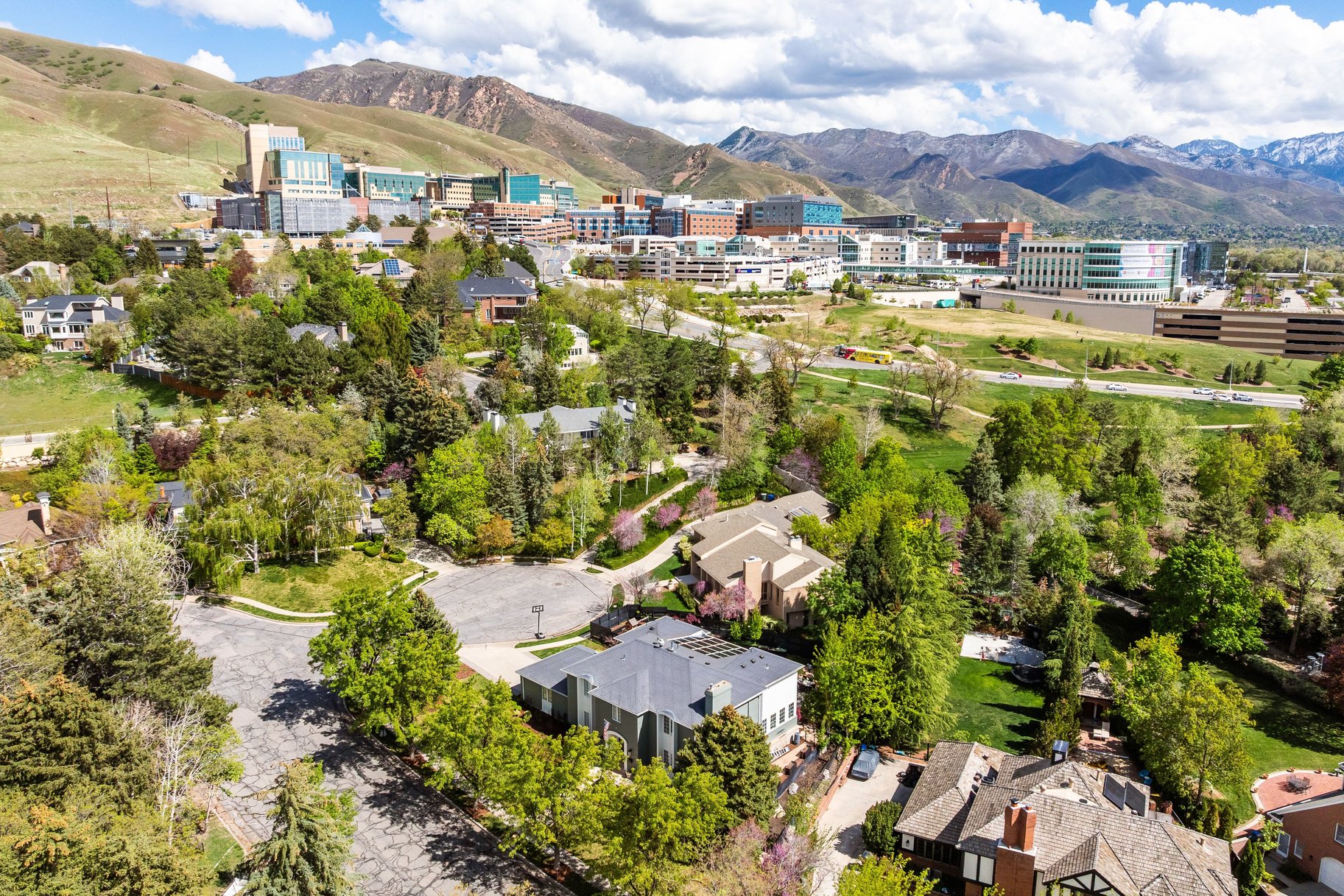  BEAUTIFULLY UPDATED FEDERAL HEIGHTS TWO STORY HOME - 物件實景