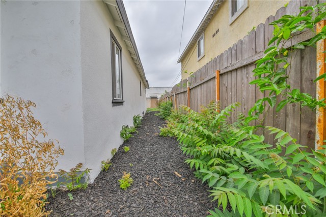 Los Angeles, California, 90002, United States, 3 Bedrooms Bedrooms, ,1 BathroomBathrooms,Residential,For Sale,1937405