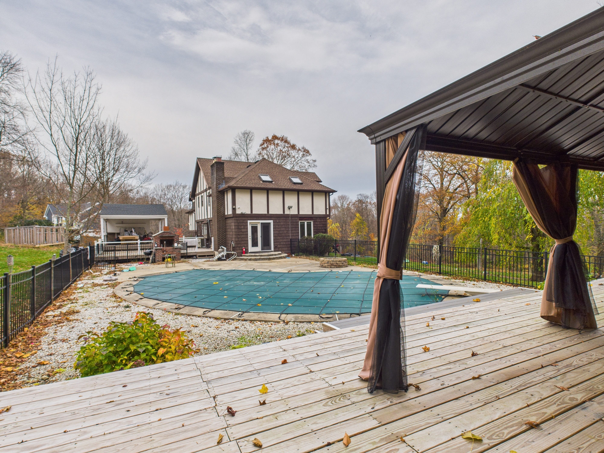 Prospect, Connecticut, 06712, United States, 4 Bedrooms Bedrooms, ,4 BathroomsBathrooms,Residential,For Sale,1987105