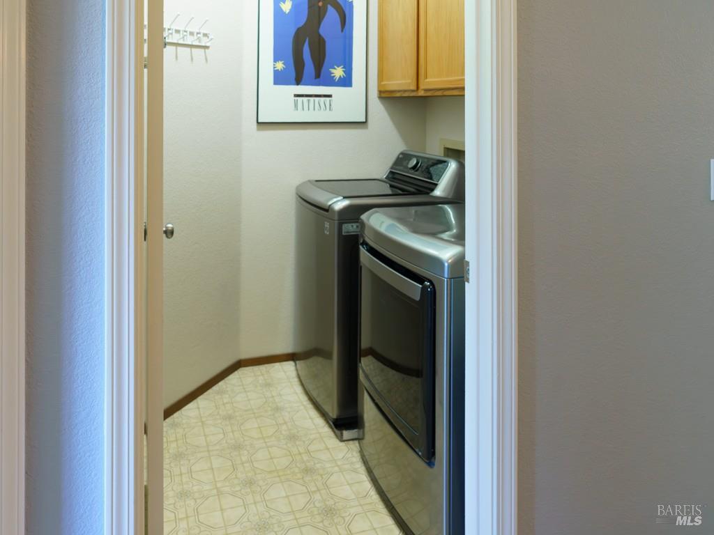 Vacaville, California, 95687, United States, 4 Bedrooms Bedrooms, ,3 BathroomsBathrooms,Residential,For Sale,1978415