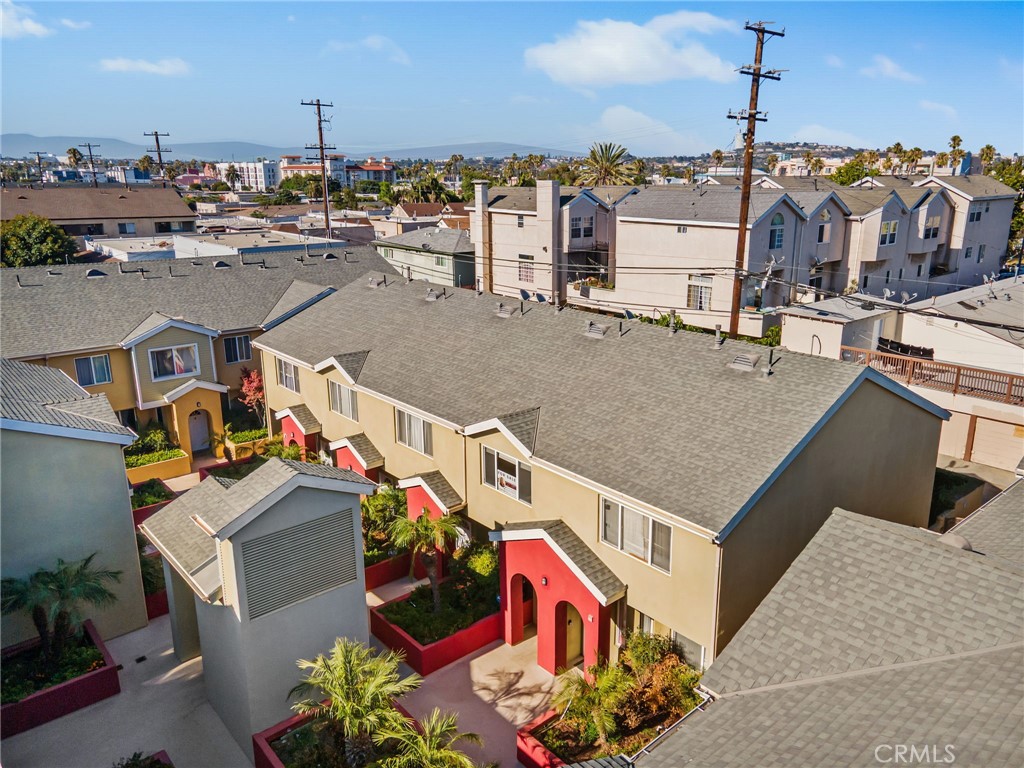 Long Beach, California, 90813, United States, 2 Bedrooms Bedrooms, ,2 BathroomsBathrooms,Residential,For Sale,1976501